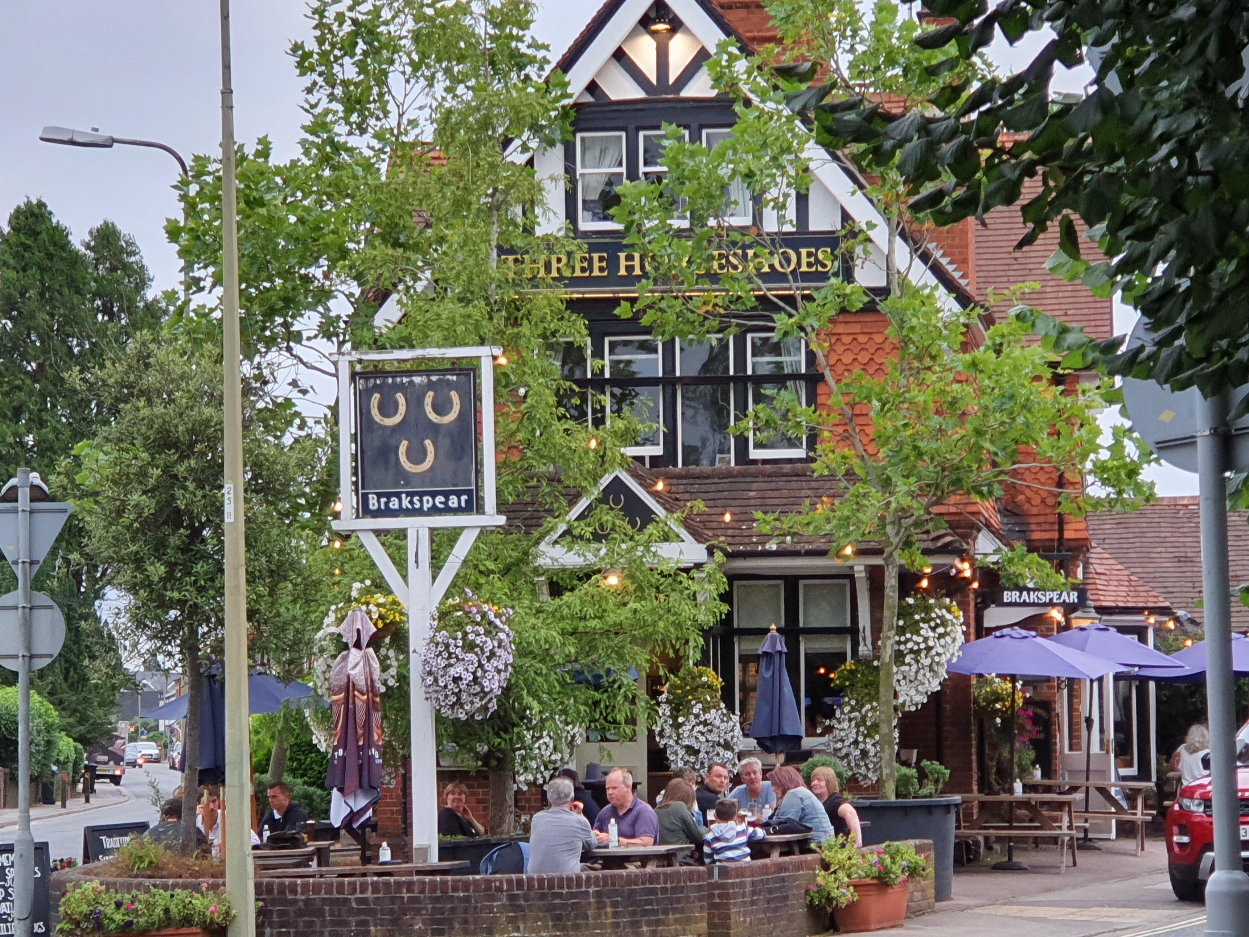 The Three Horseshoes