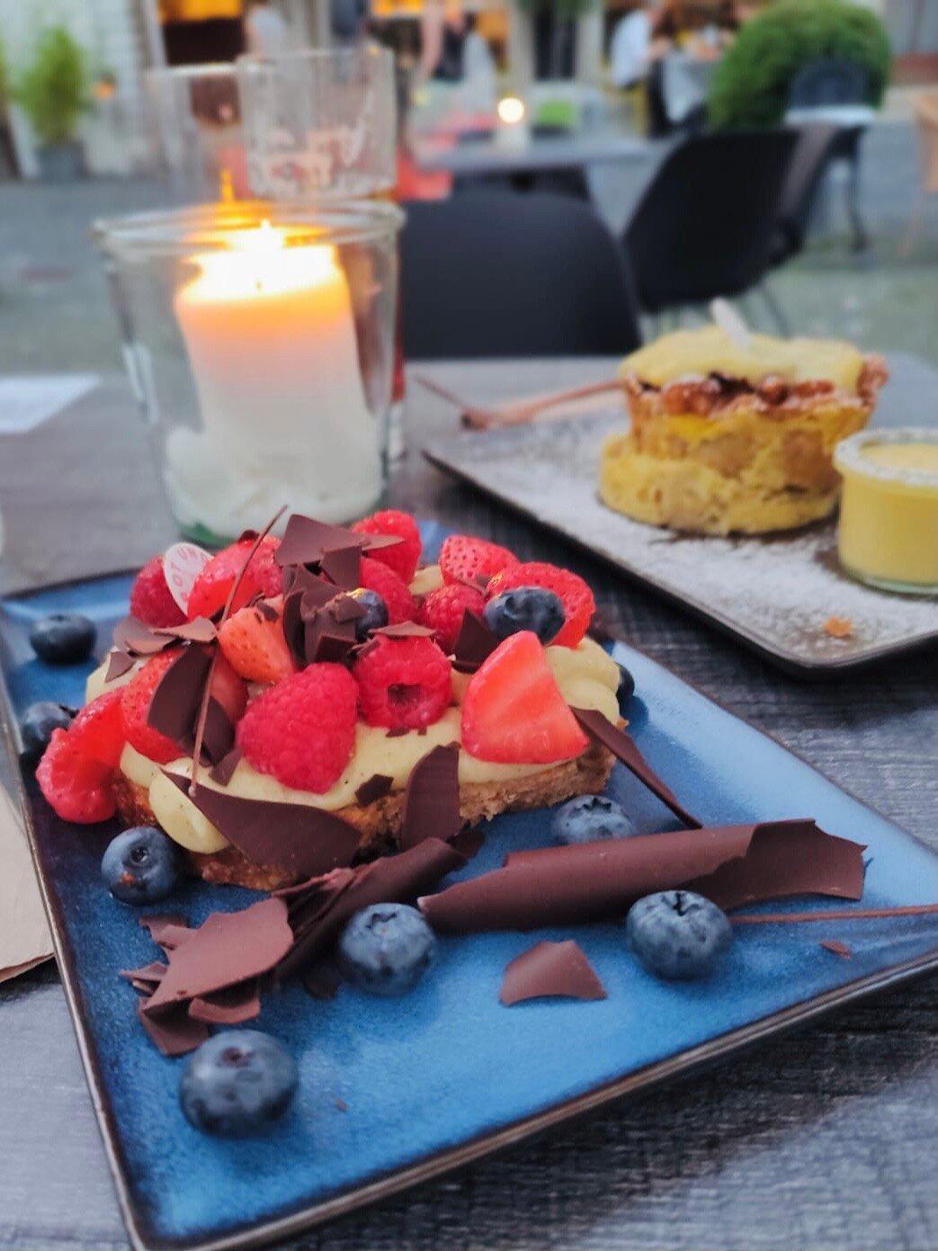 Brot Und Stühle & Oh My Waffle!