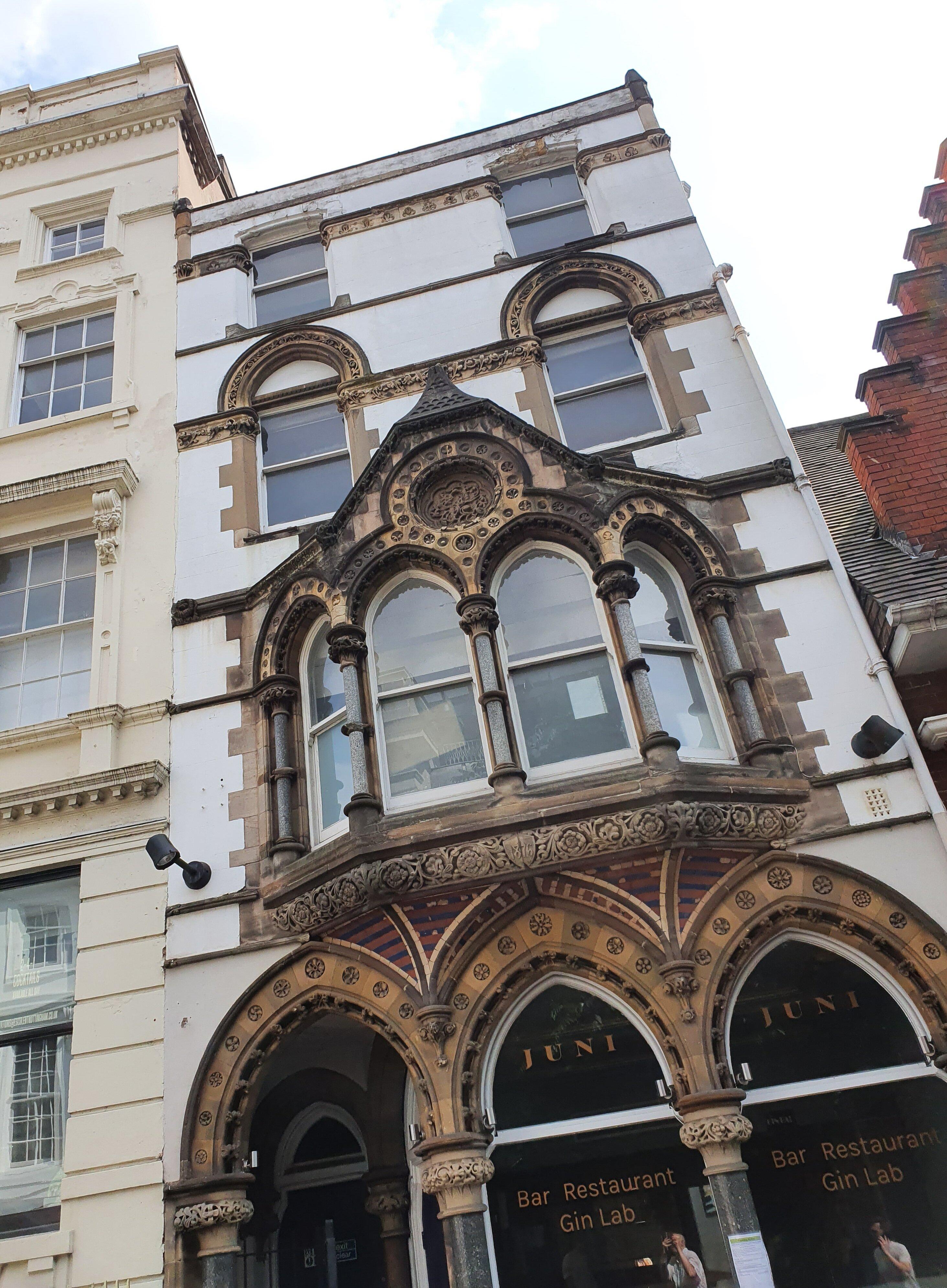 8 Low Pavement Building