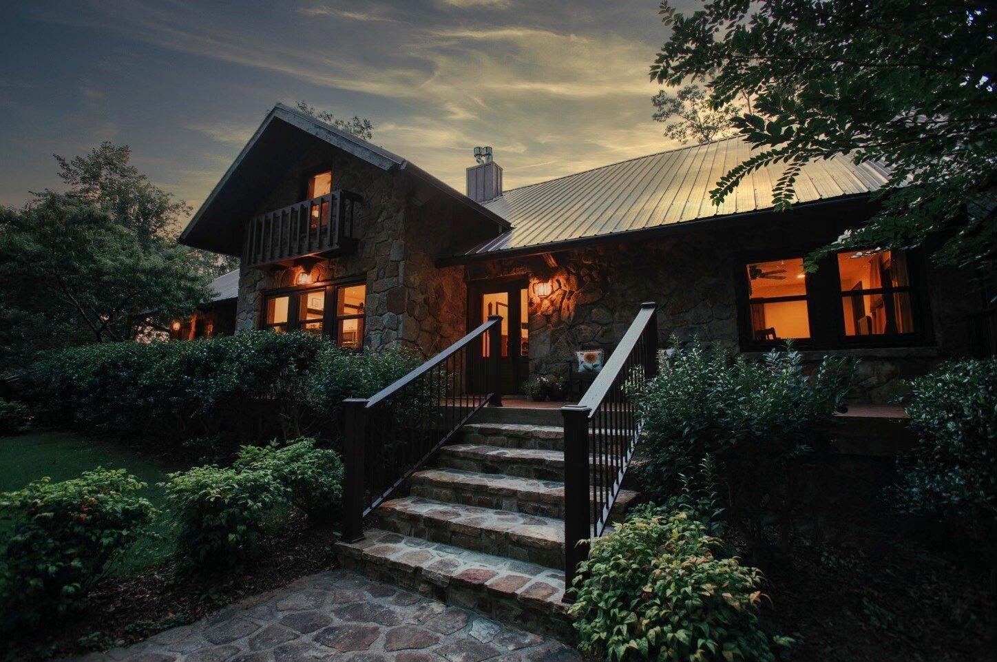 Photo by BeeontheBrow