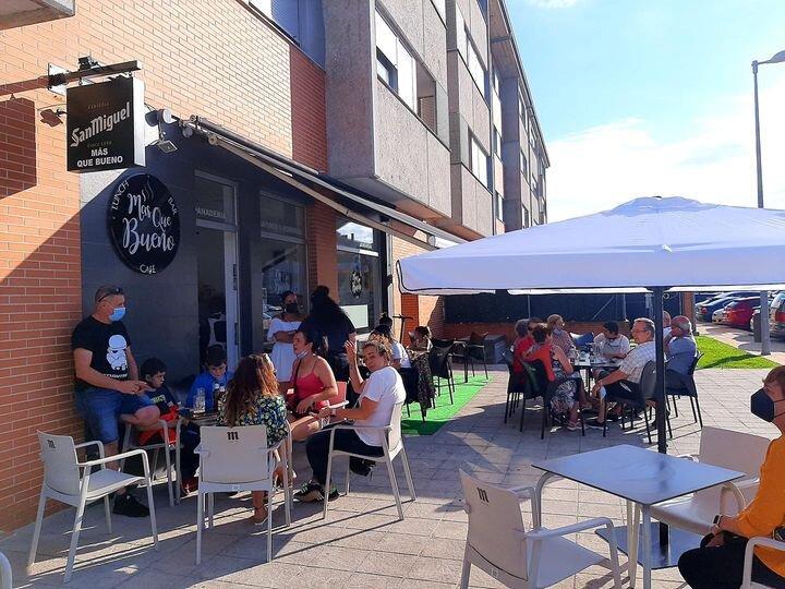 Más Que Bueno Lunch Bar Café