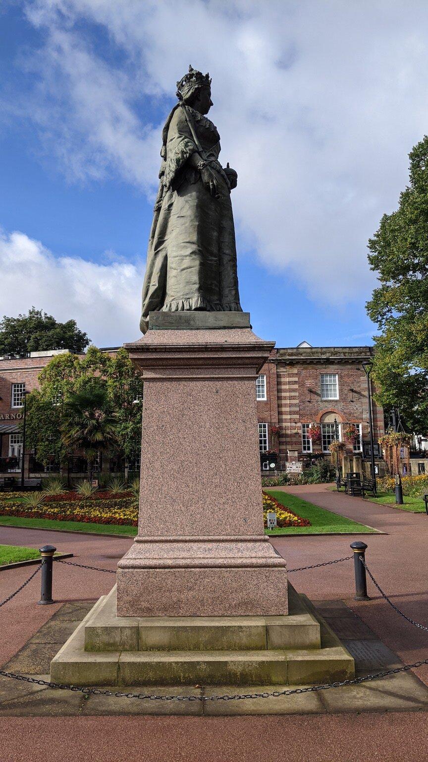 Queen Victoria Statue