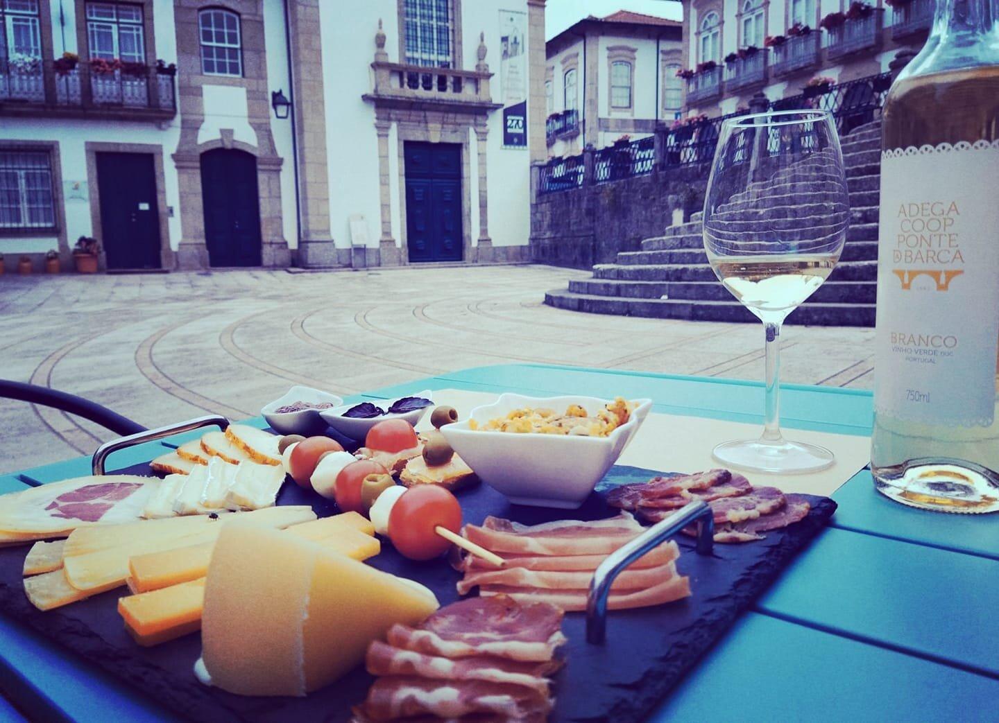 Crónicas da Vila - Mercearia Gourmet & Bistrô