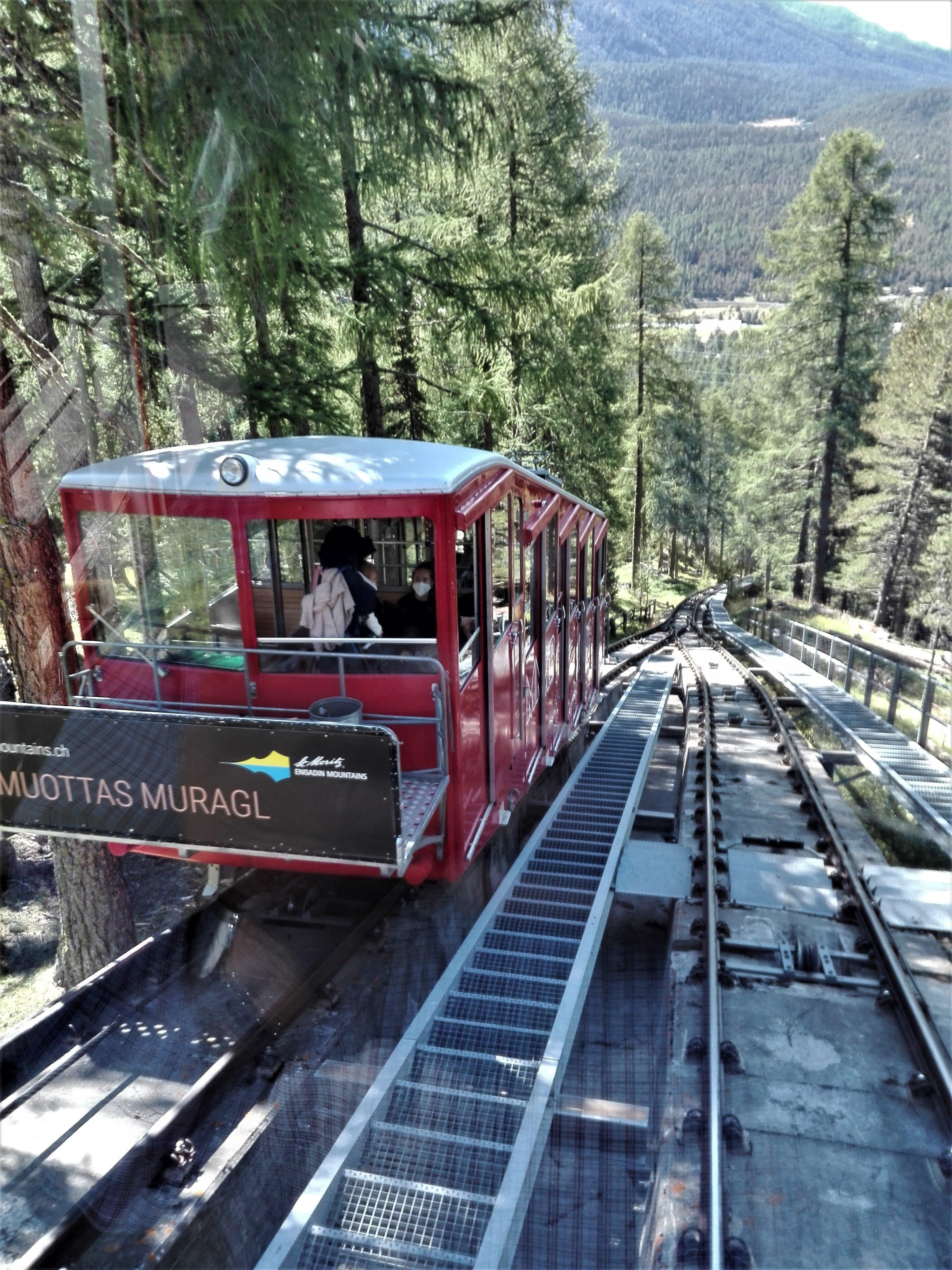 Höhenweg Muottas Muragl . Alp Languard