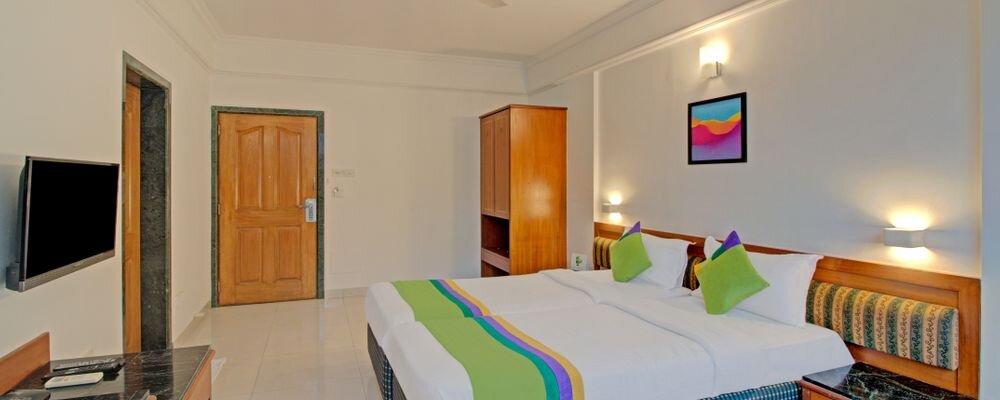 Townhouse OAK Hotel Golden Emerald