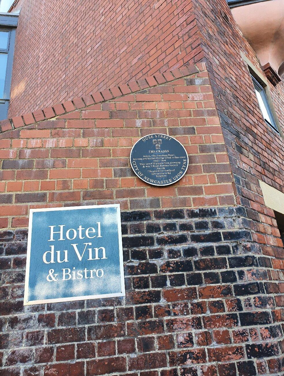 The Craig's Blue Plaque Monument