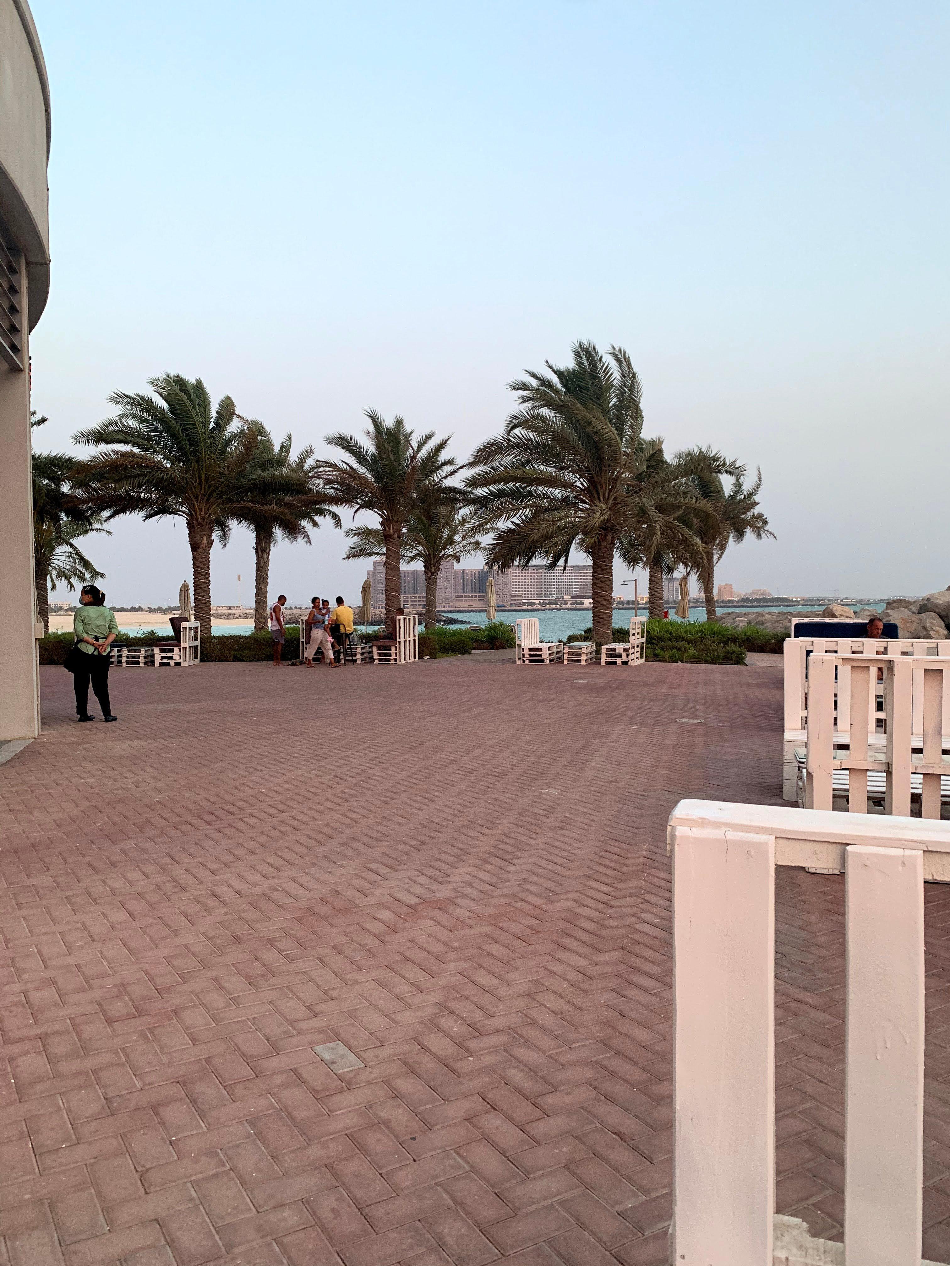 Super Breeze Bar And Restaurant