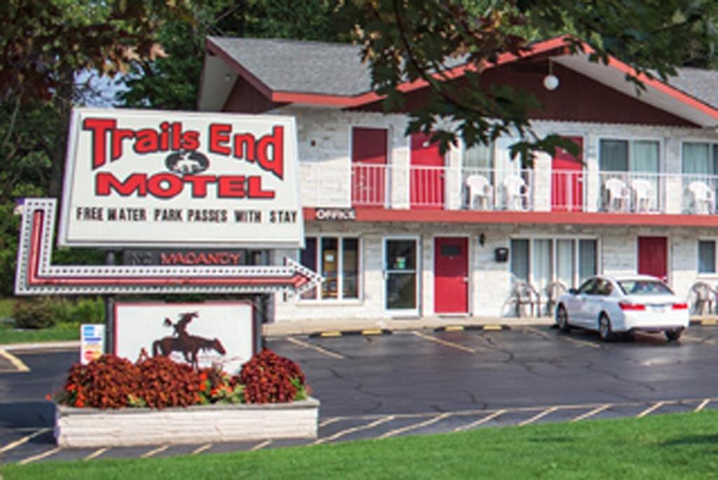 Trails End Motel