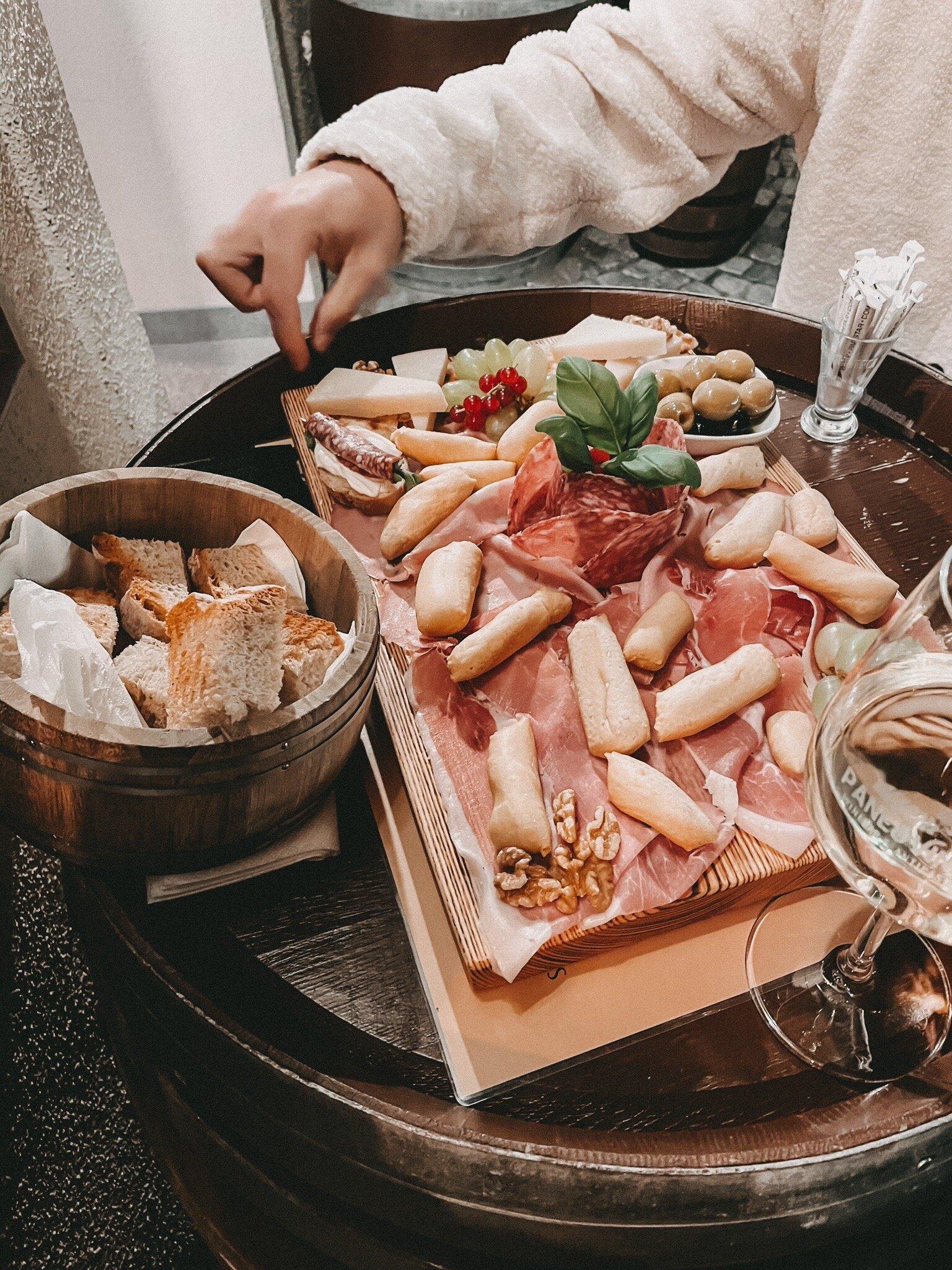 Pane & Vino Antipasti & Winebar