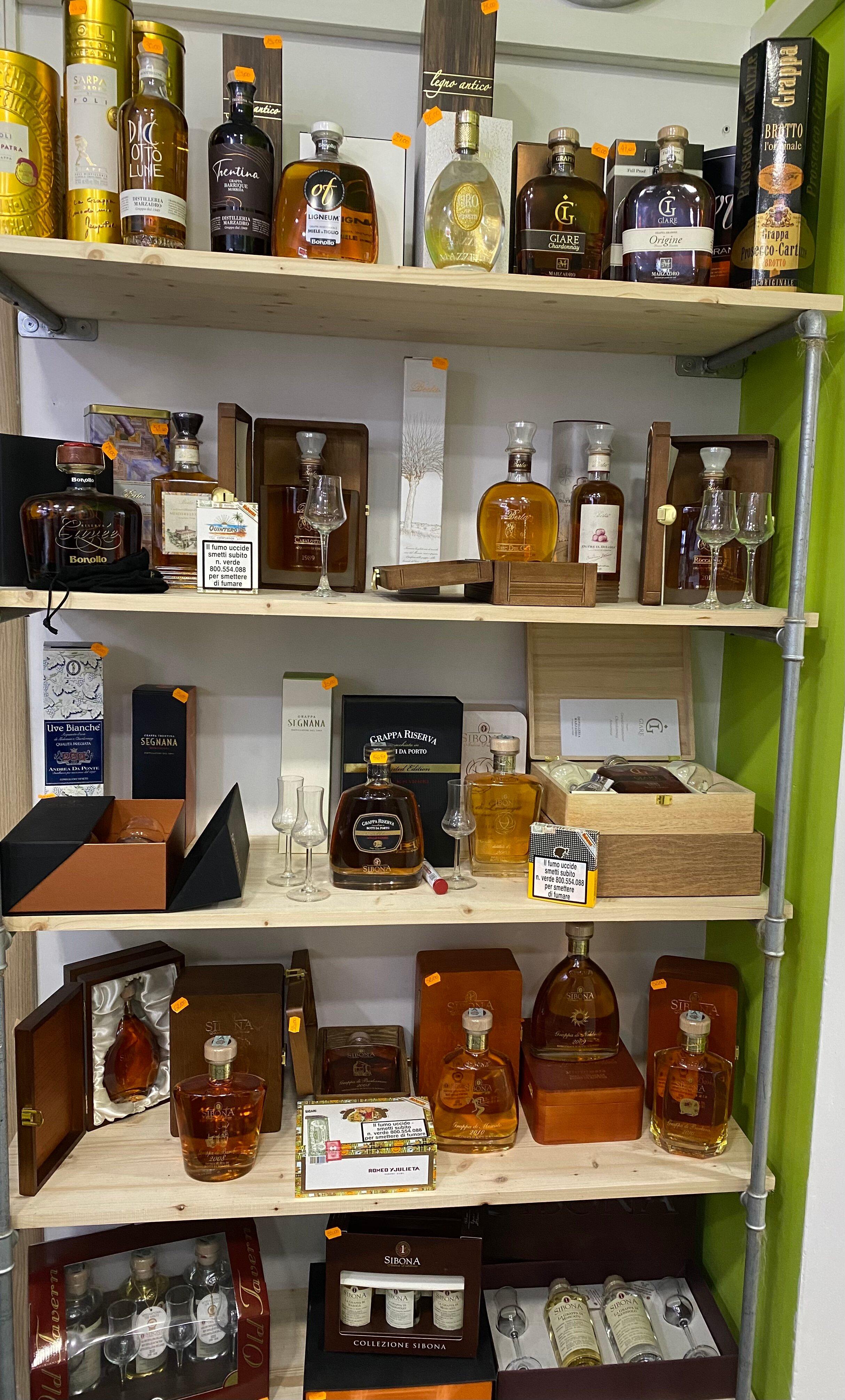 Enoteca Bottiglieria Alzacalici