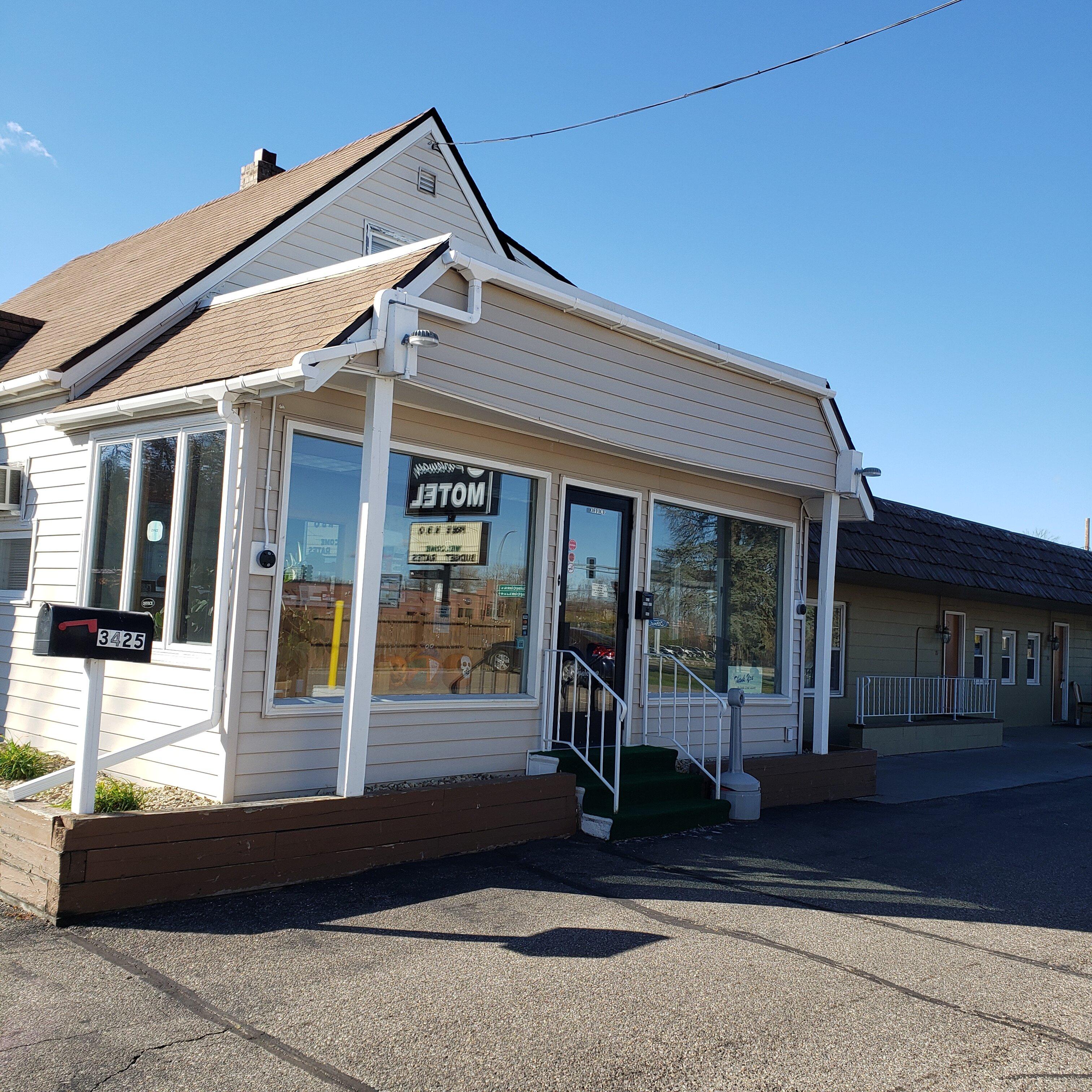 Photo by parkwaymotelmn