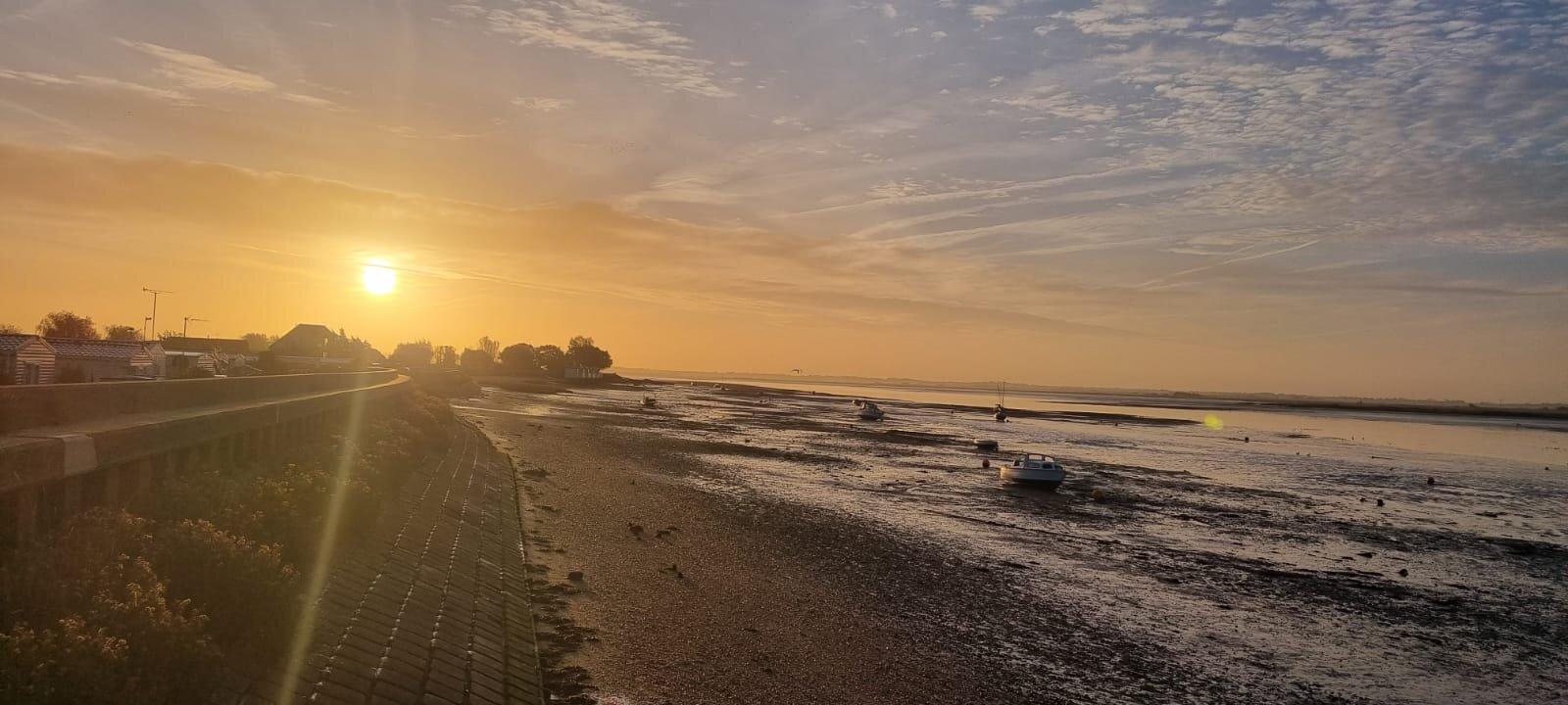 The Beach House Millbeach Seaside Resort