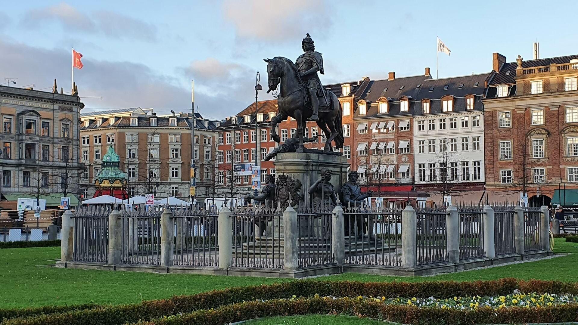 Equestrian statue of Christian V