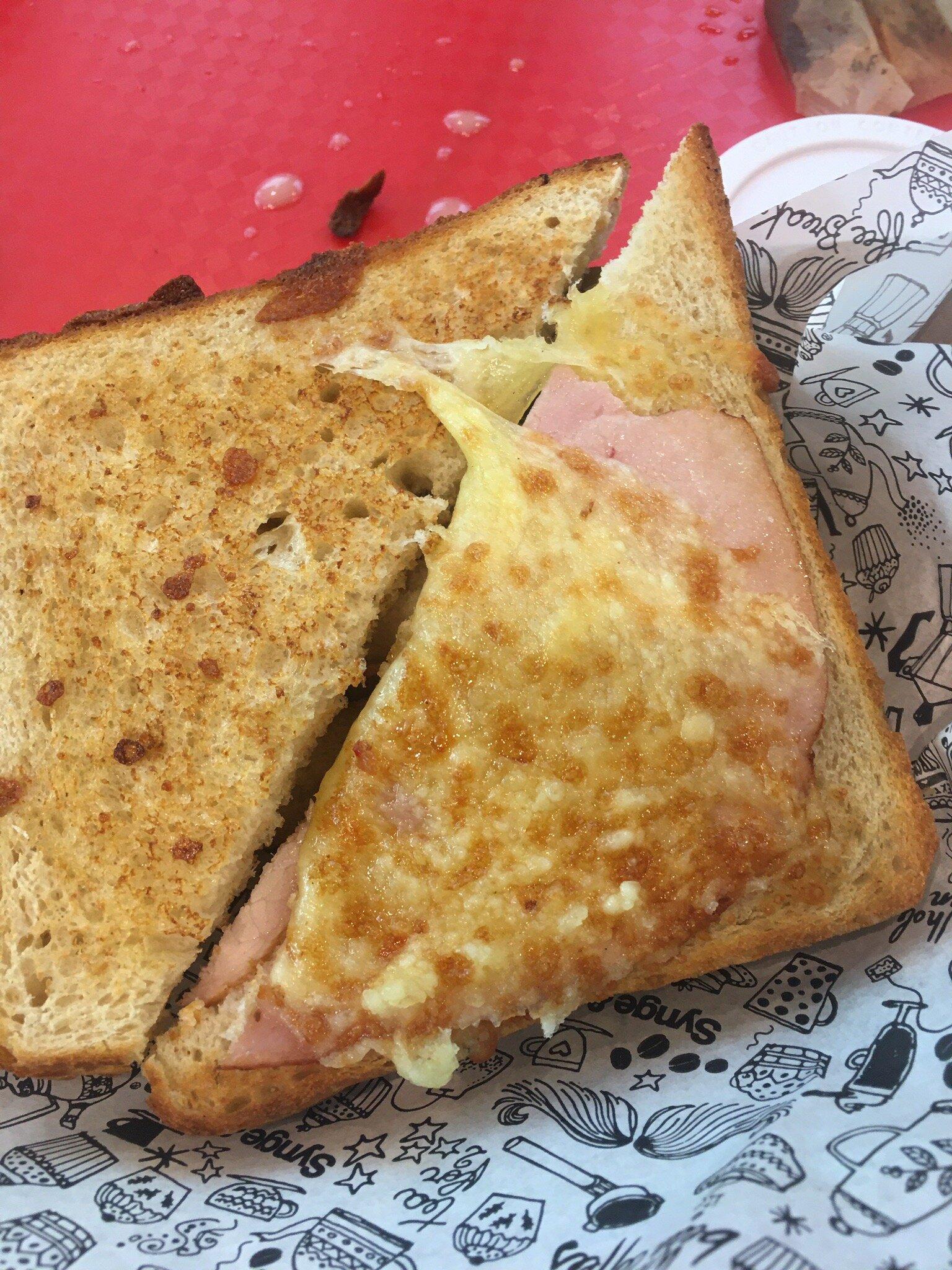 Synge & Byrne Deli, Castle Court