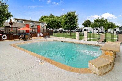 Northlake Village RV Park