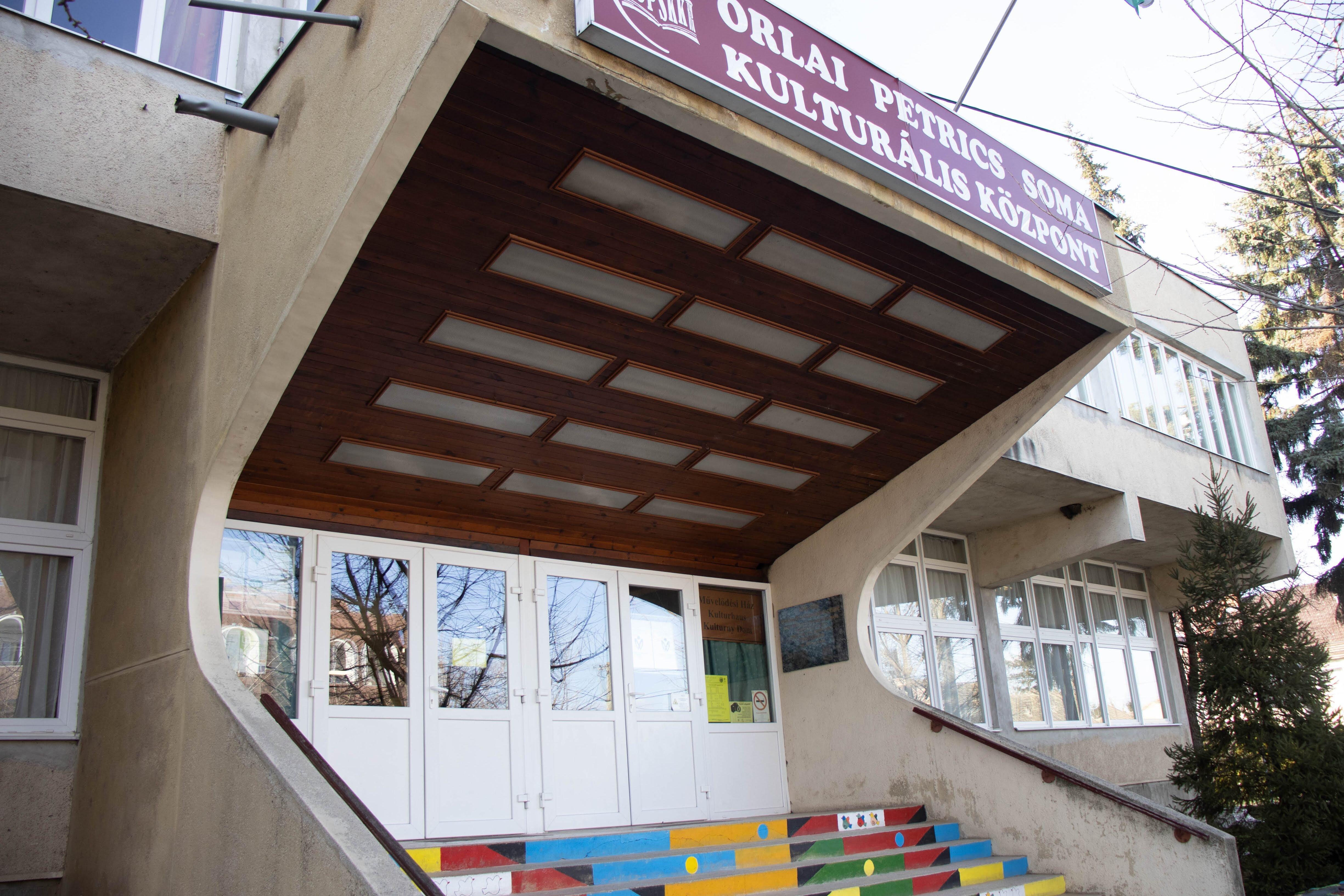 Orlai Petrics Soma Művelődési Központ
