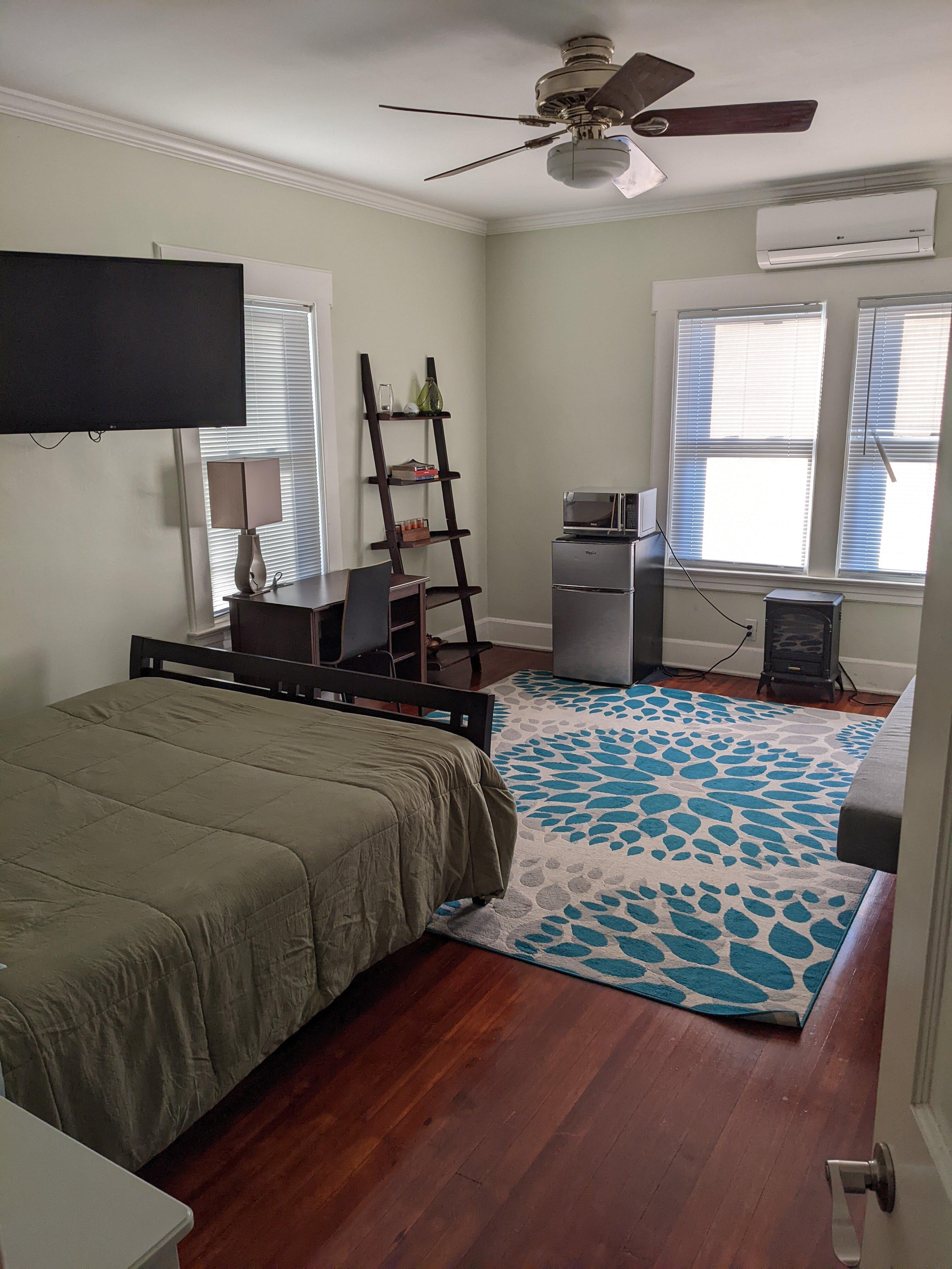 Arrivals & Departures