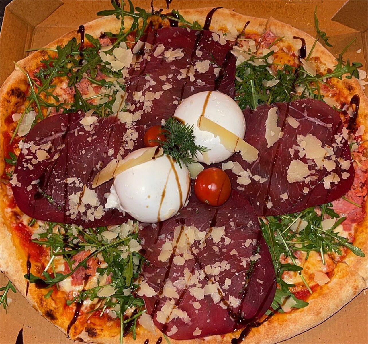 Pizza Napoli Au Feu De Bois