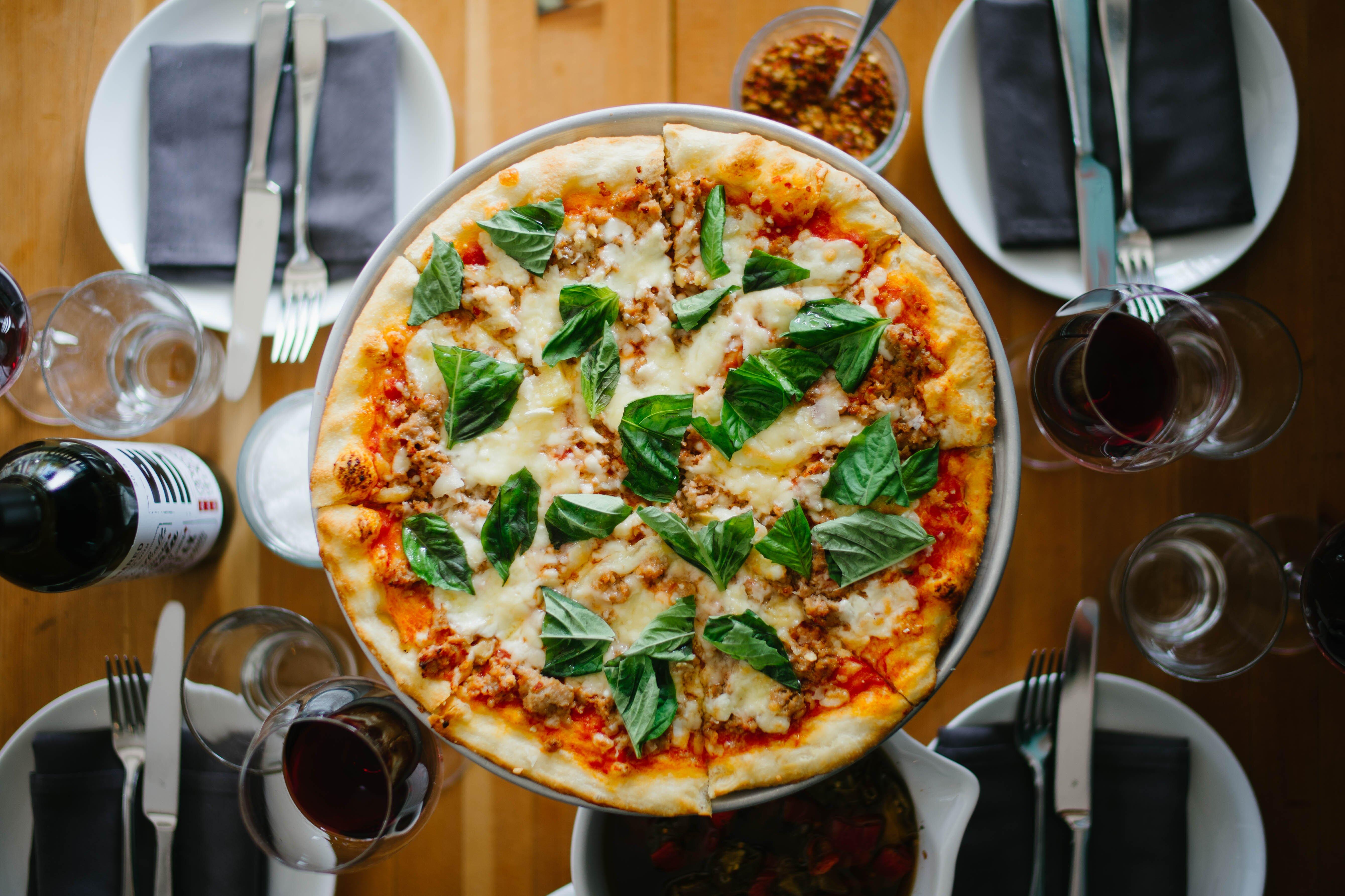 Una Pizza + Wine: Banff