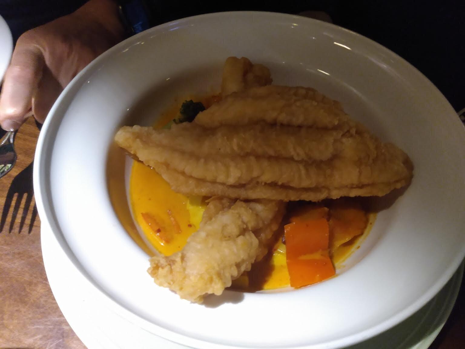 Luna Thai & Sushi Restaurant