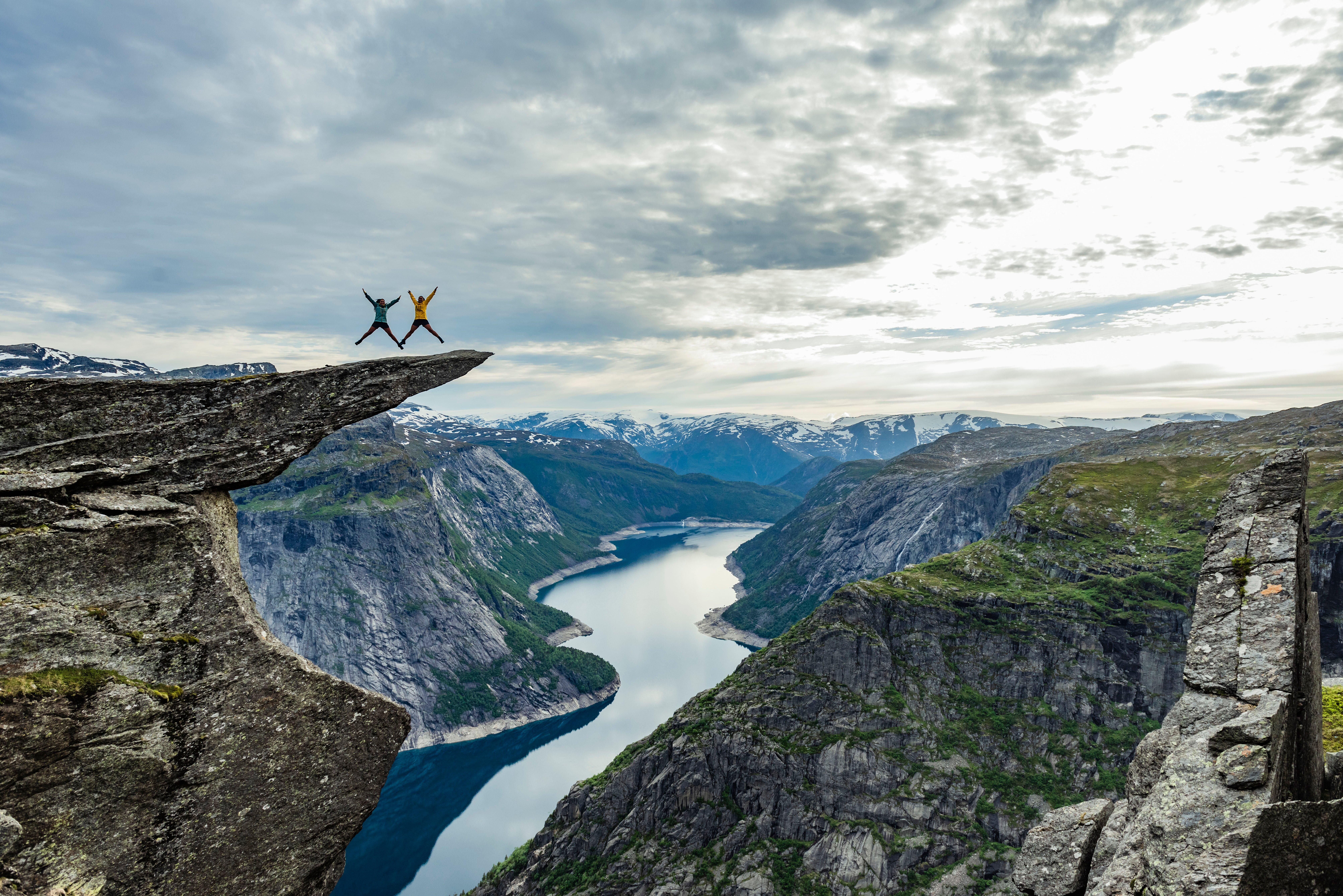 Trolltunga Active