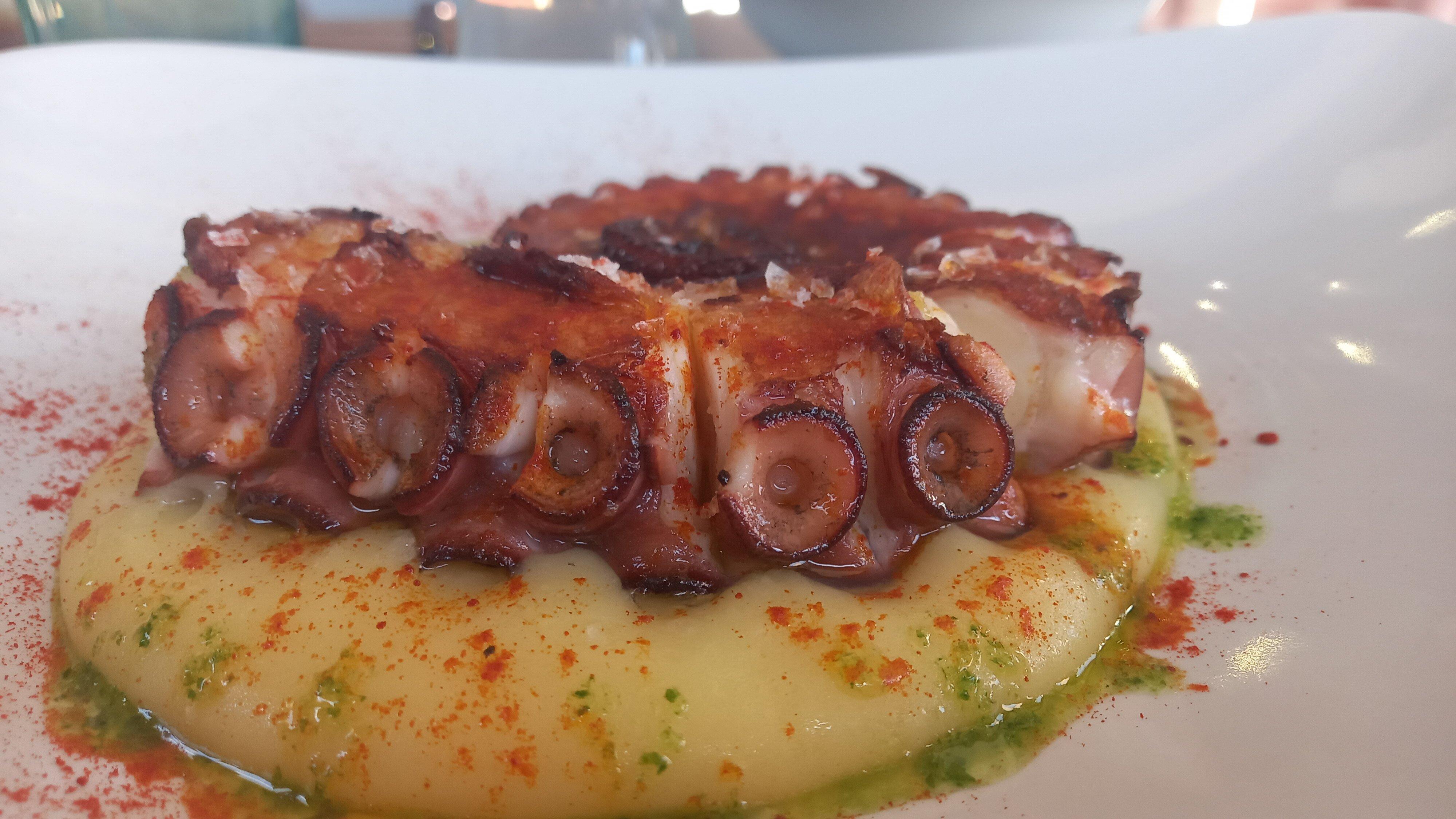 La Esquinica By Alberto