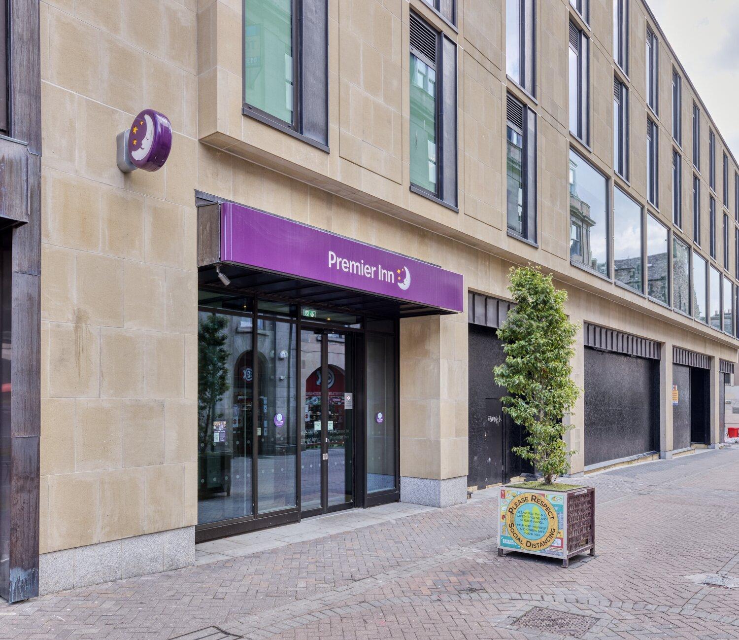 Premier Inn Edinburgh City Centre (Waverley) hotel