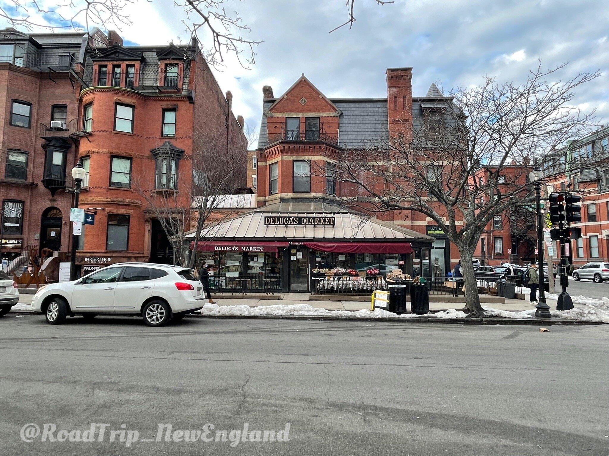 DeLuca's Market