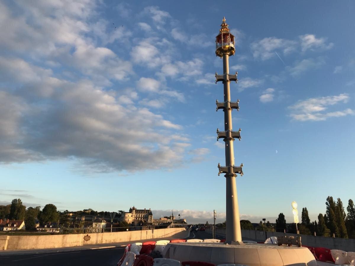 La Tour D'or Blanc , Jm. Othoniel