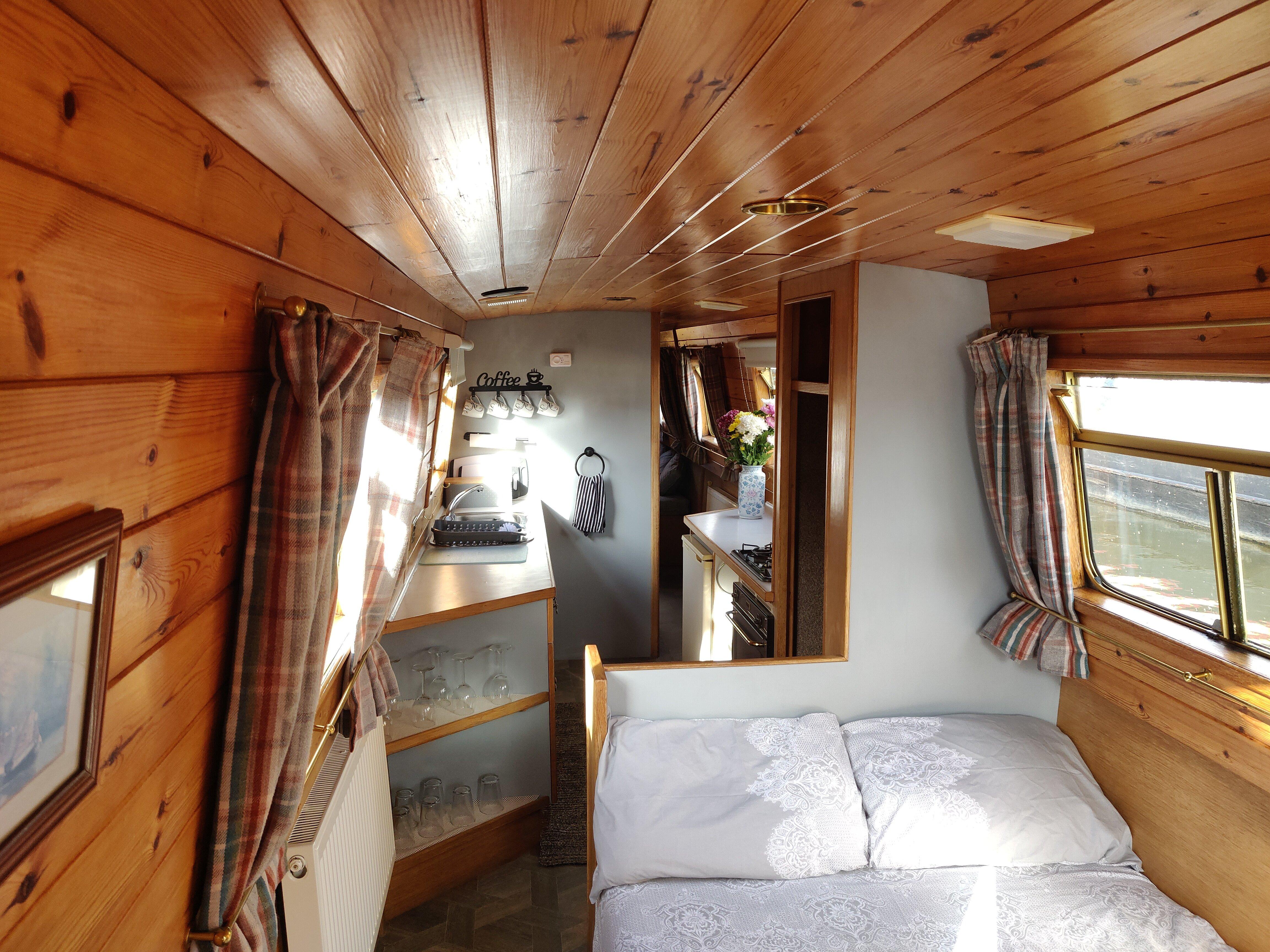 Chesterfield Canal Boat Company