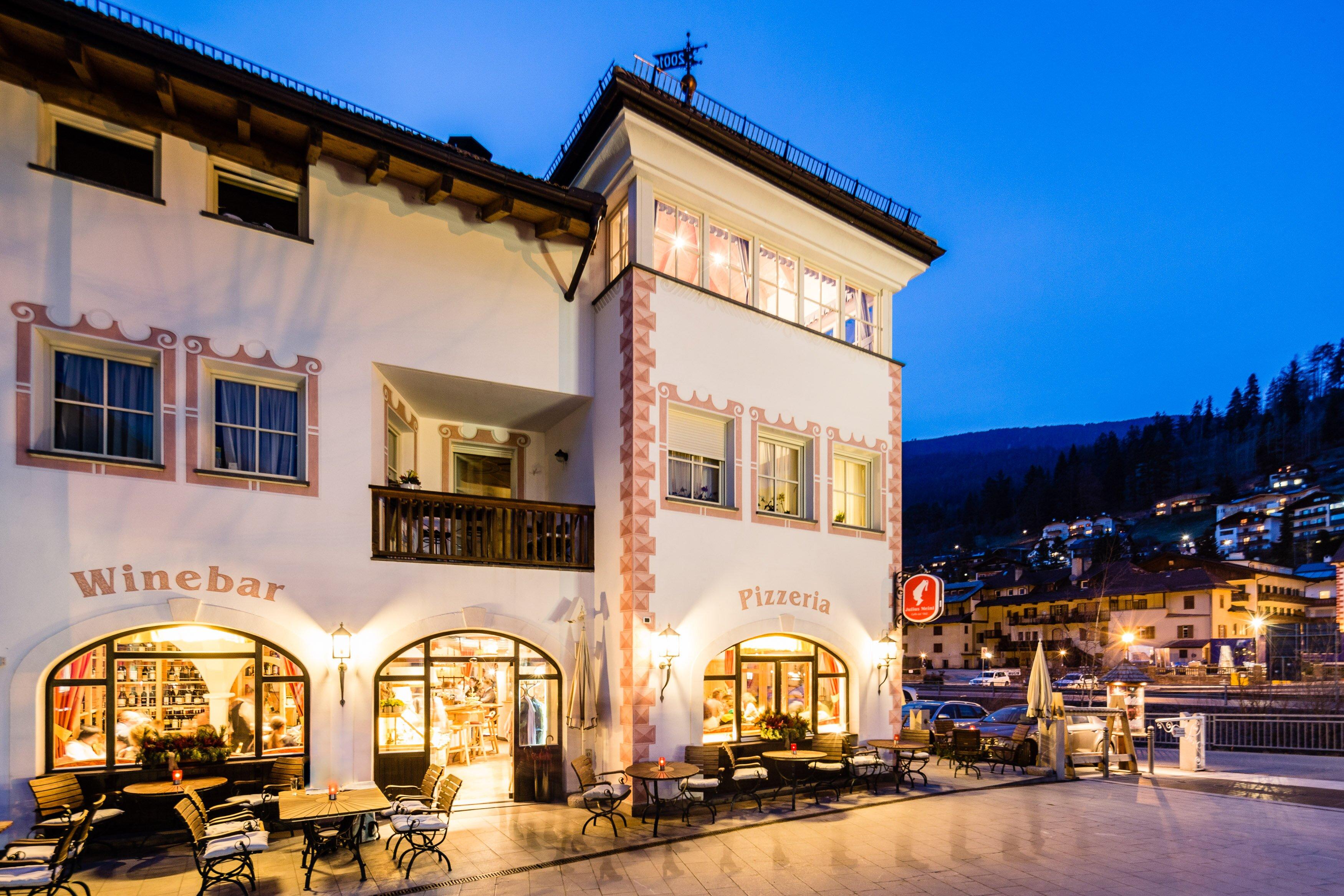 Cascade Restaurant Pizzeria Bar