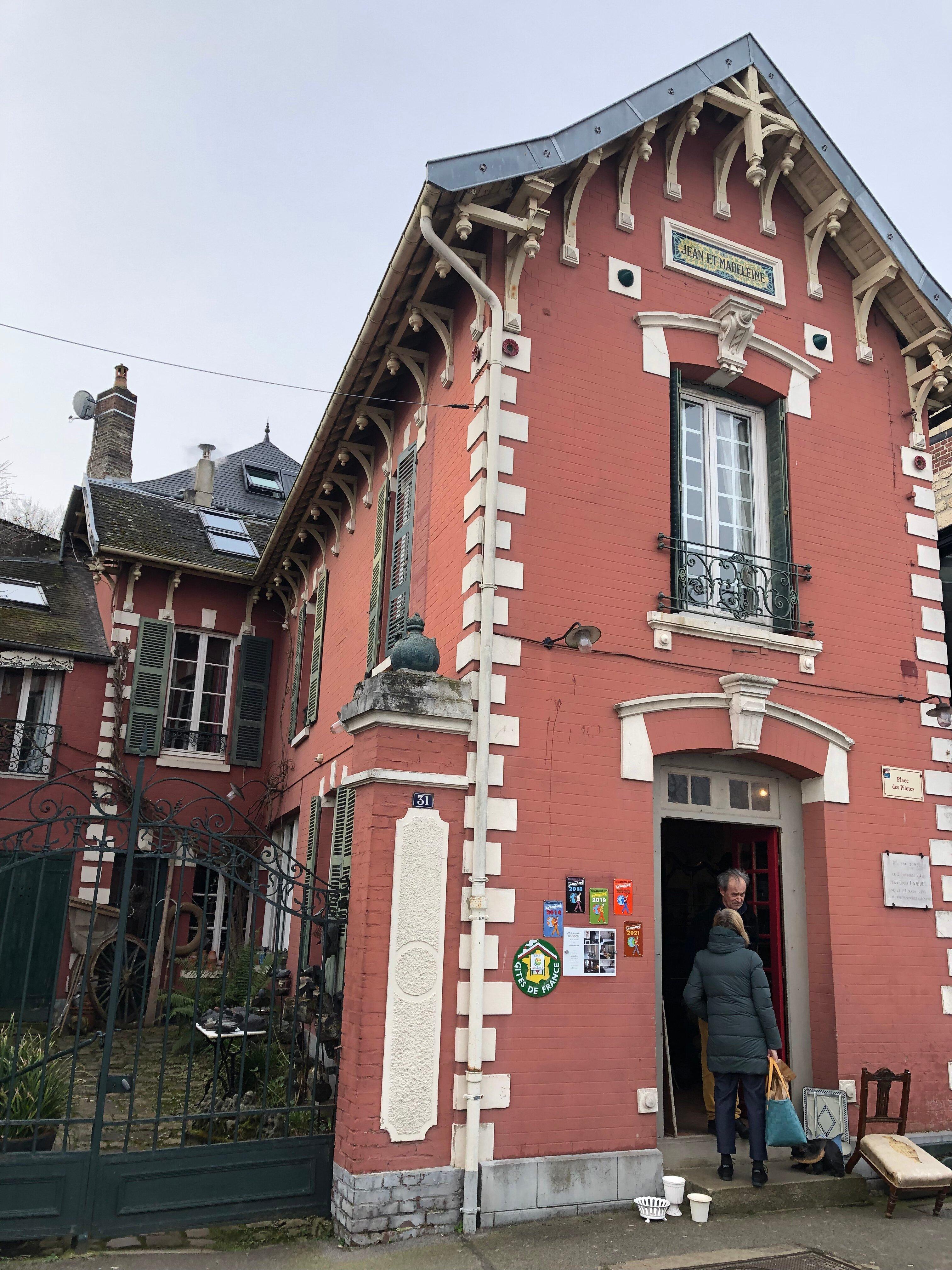 Suivez le Lapin Blanc