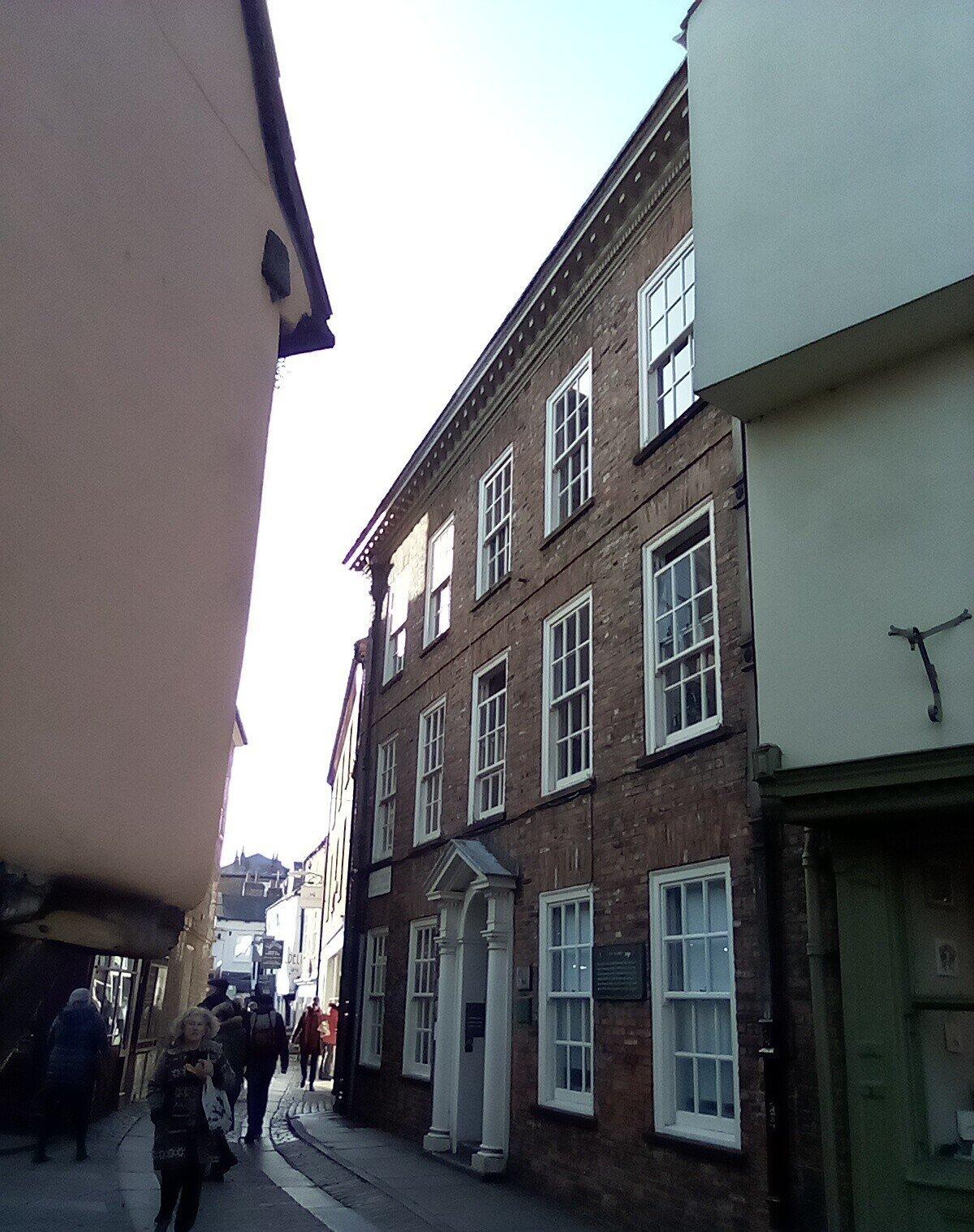 5 Kings Court Building