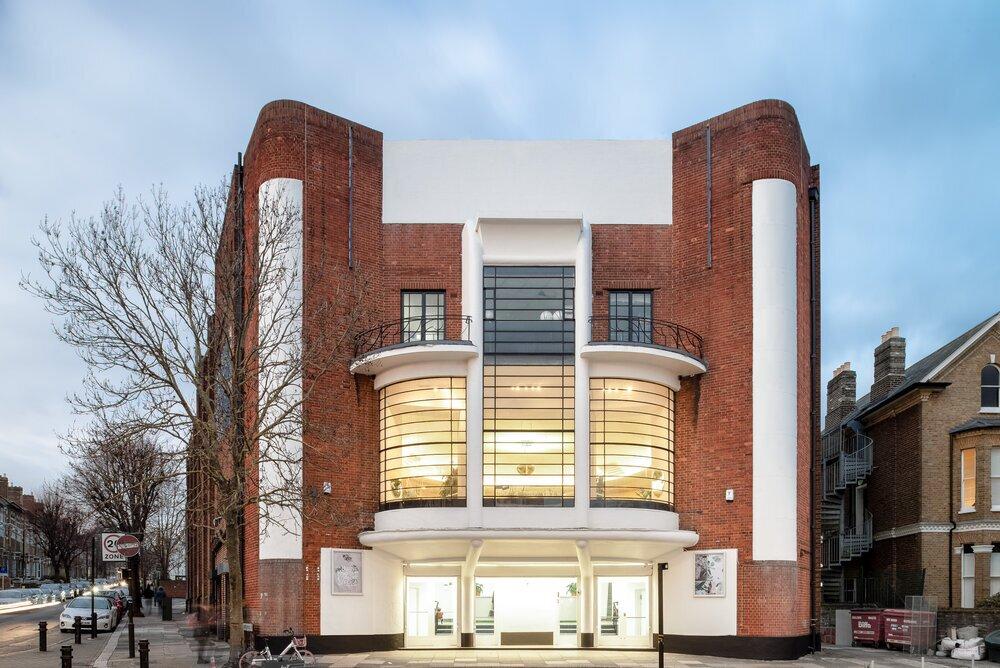 The Arch Climbing Wall: Arch Acton