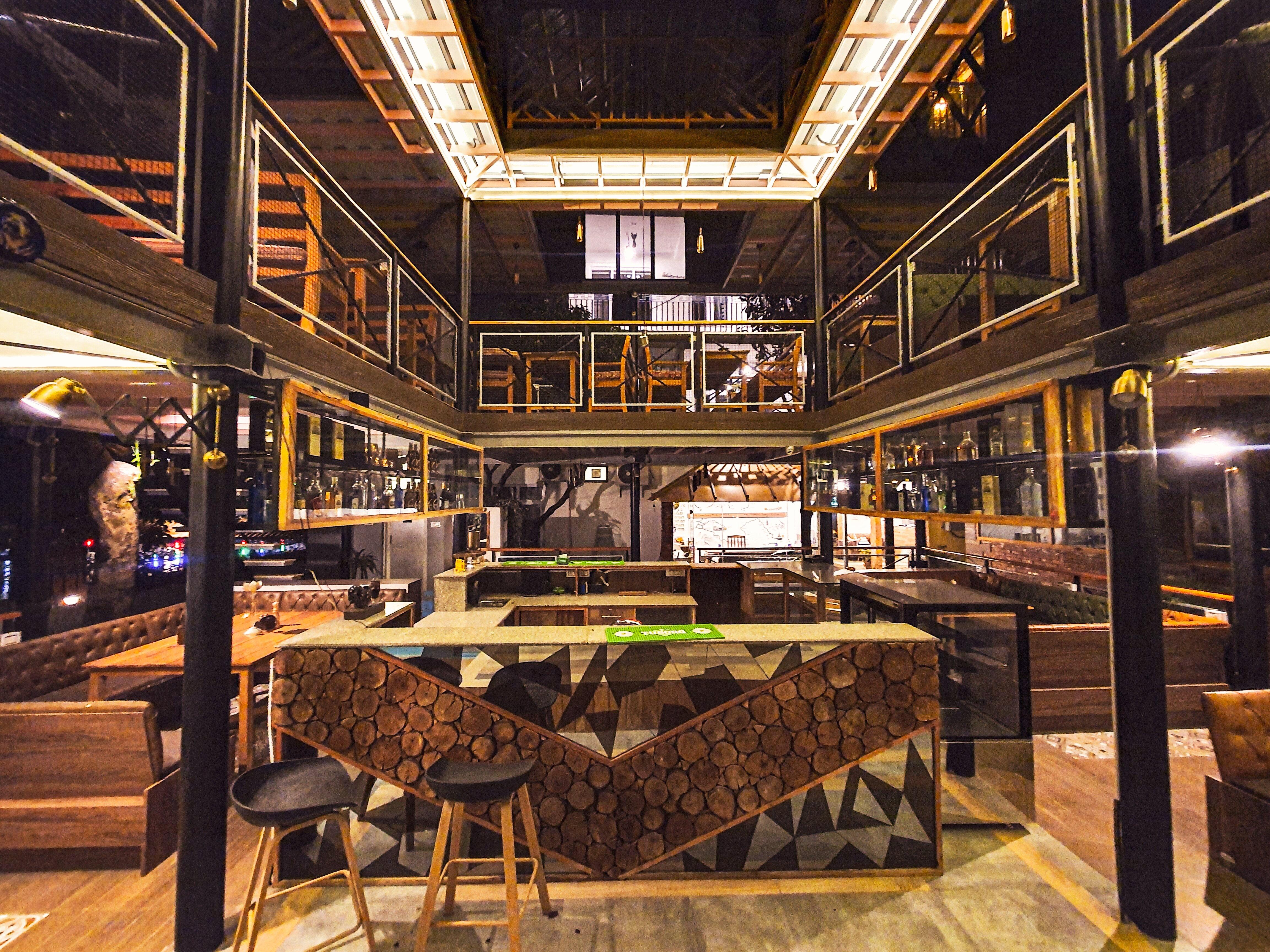 Carpe Diem Lounge & Bakery