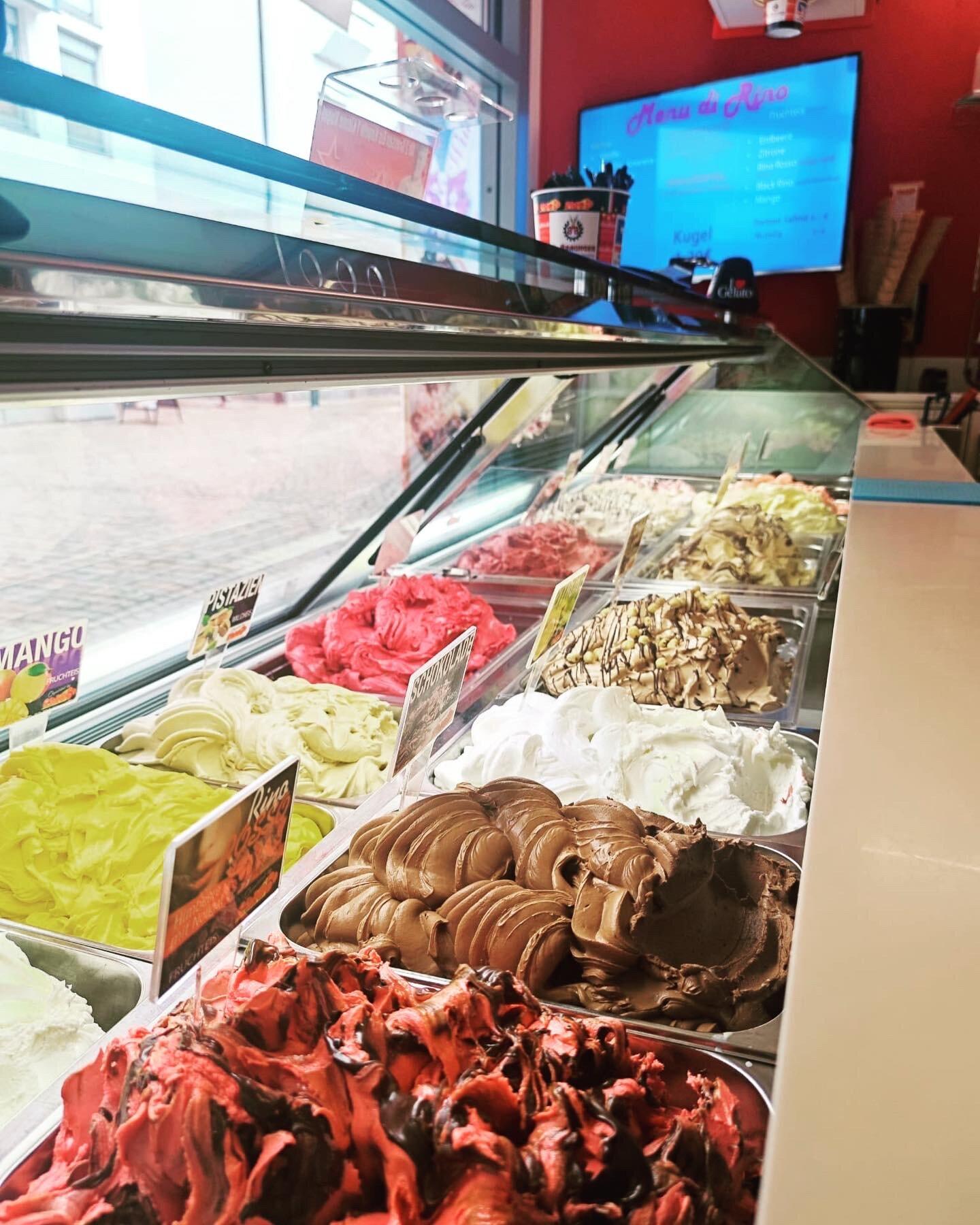 Eiscafé by Rino Aalen