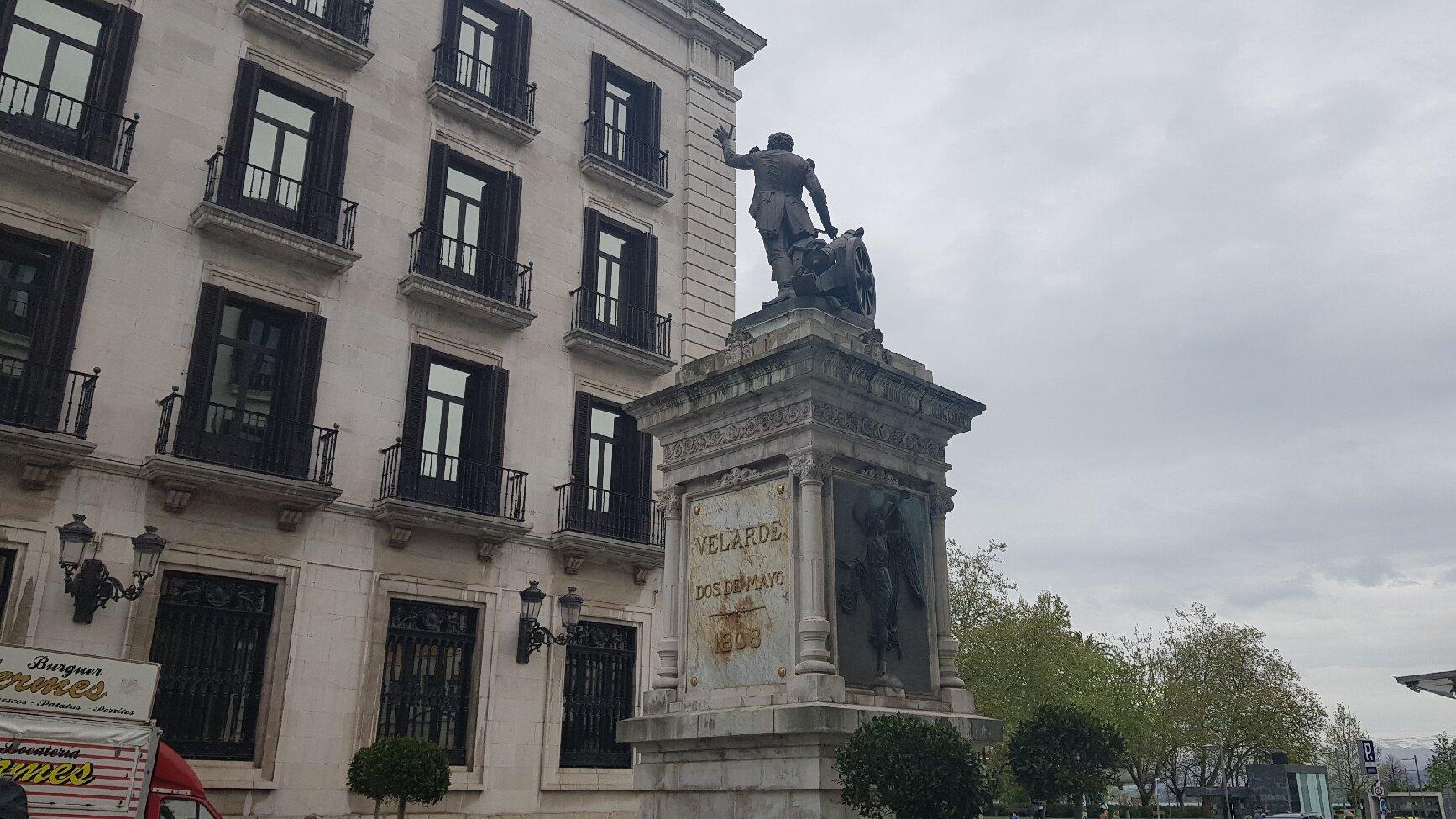 Estatua del Capitán de Artillería Pedro Velarde