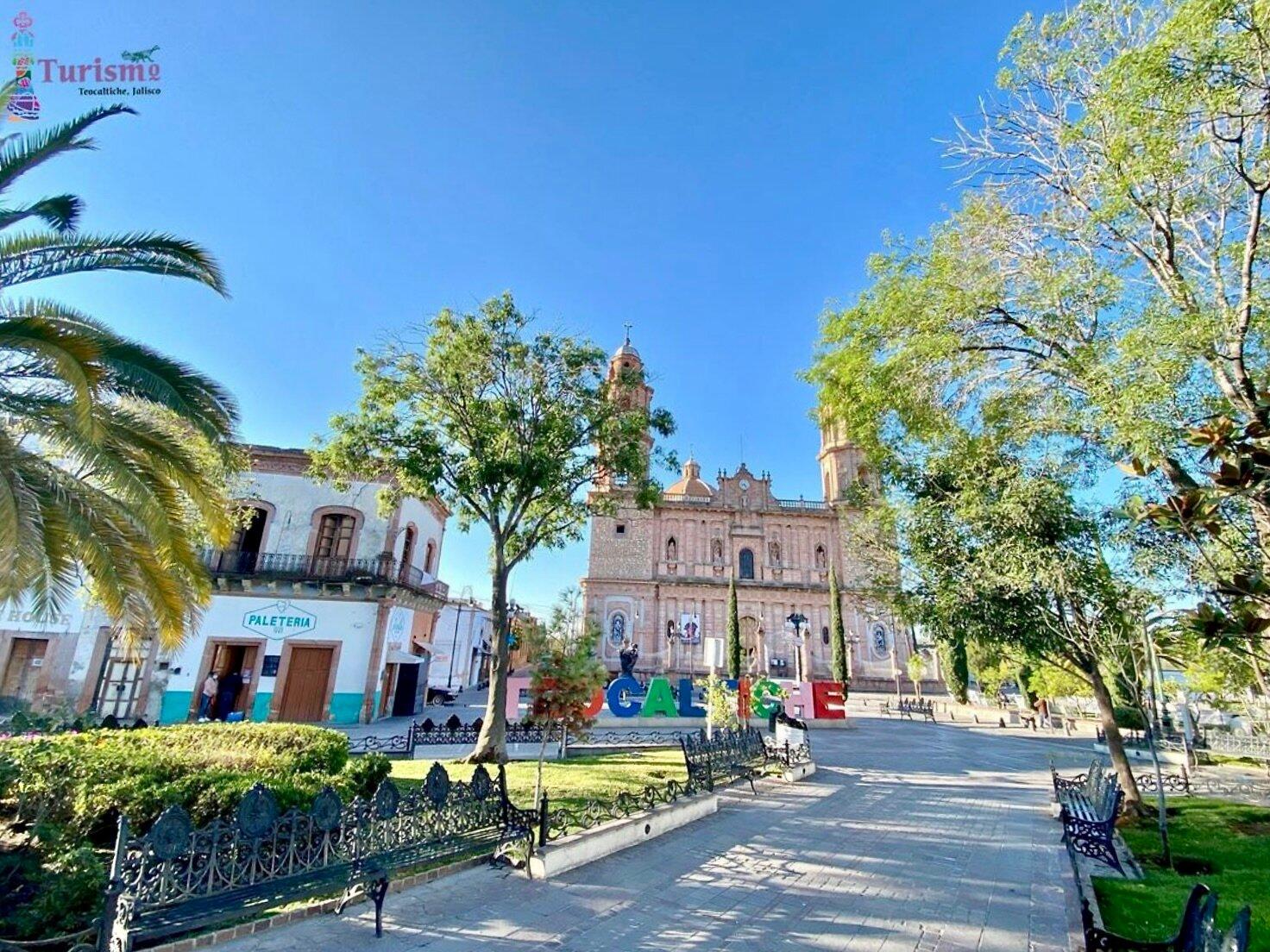Plaza De Armas Teocaltiche