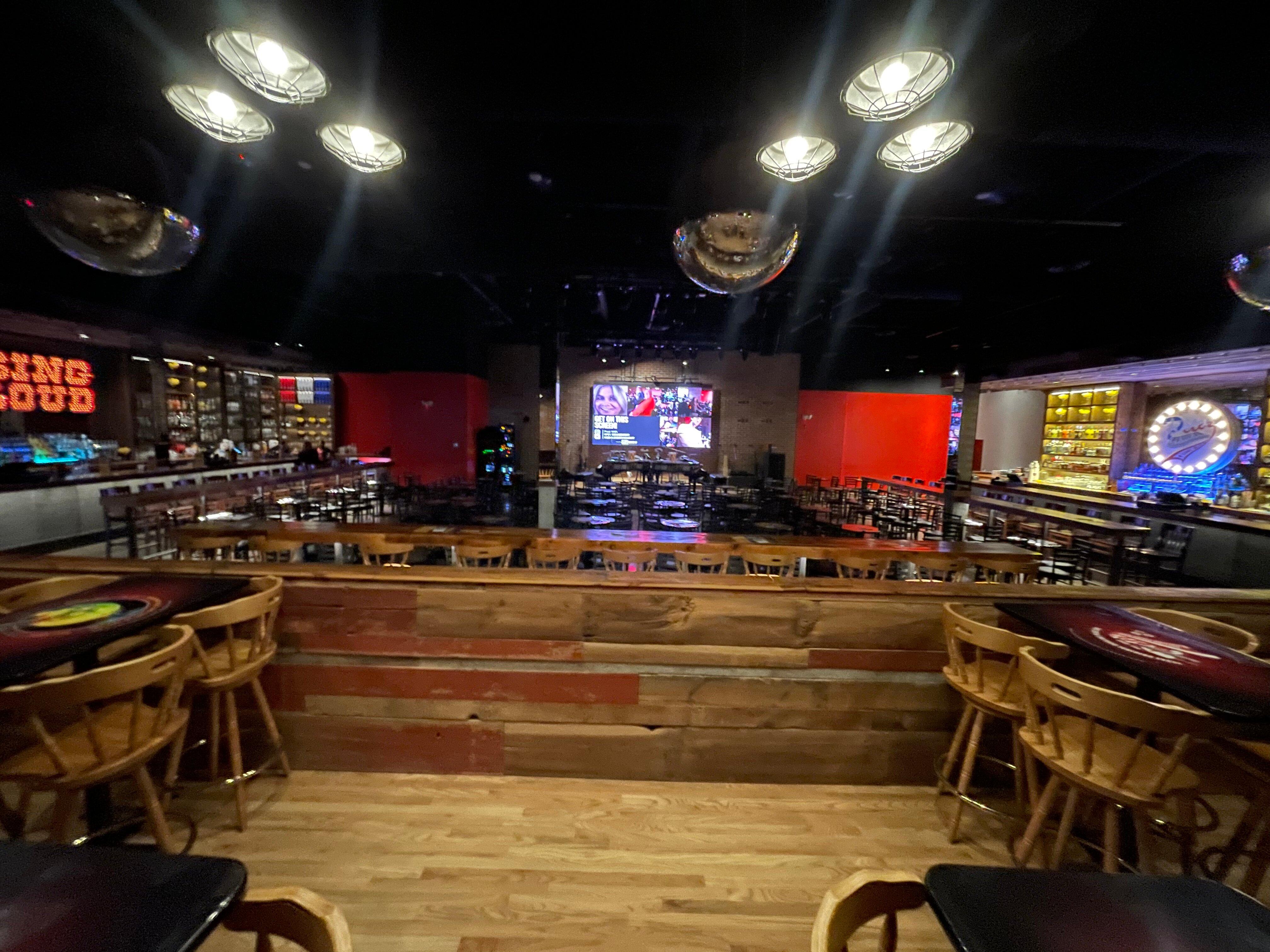 Pete's Dueling Piano Bar