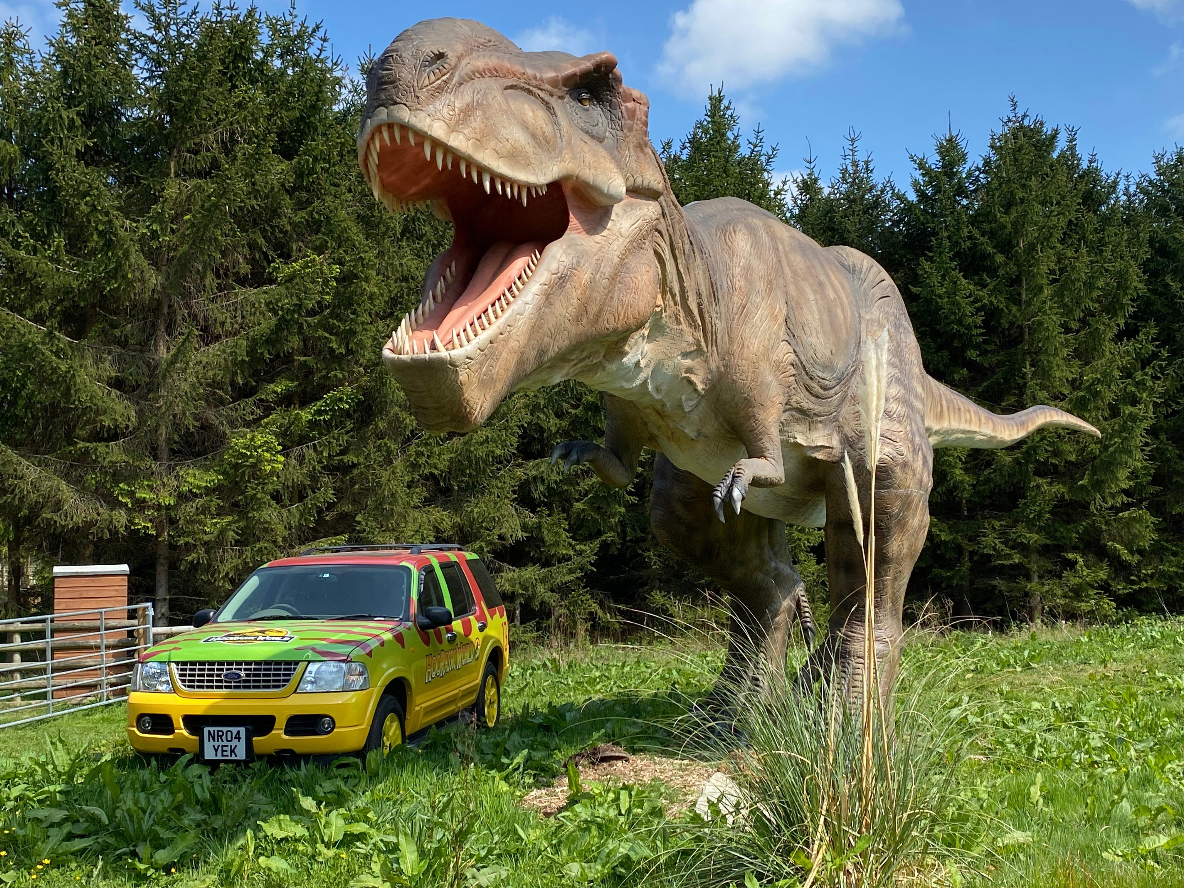 Hoo Zoo and Dinosaur World