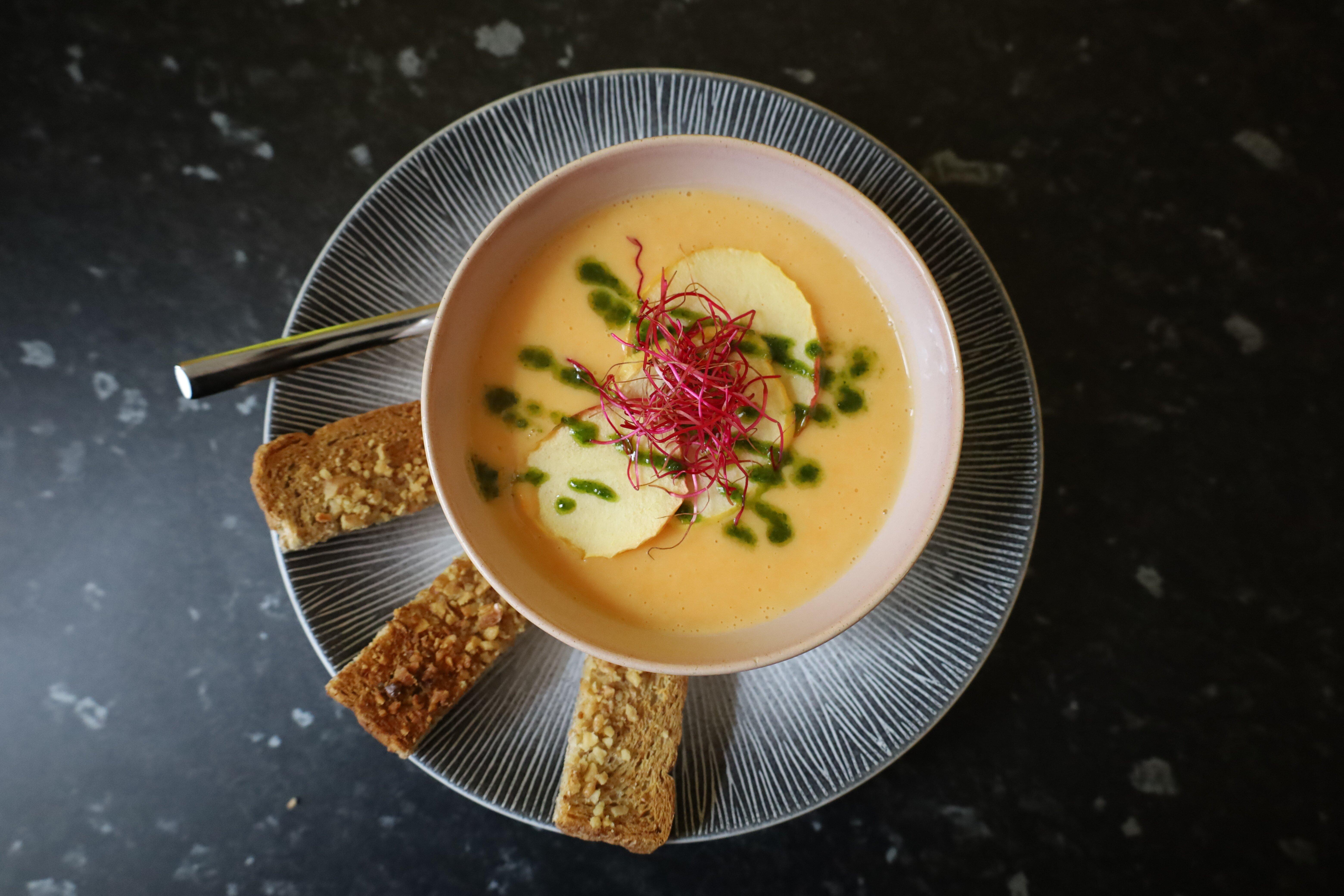 Mama's Cafe & Restaurant