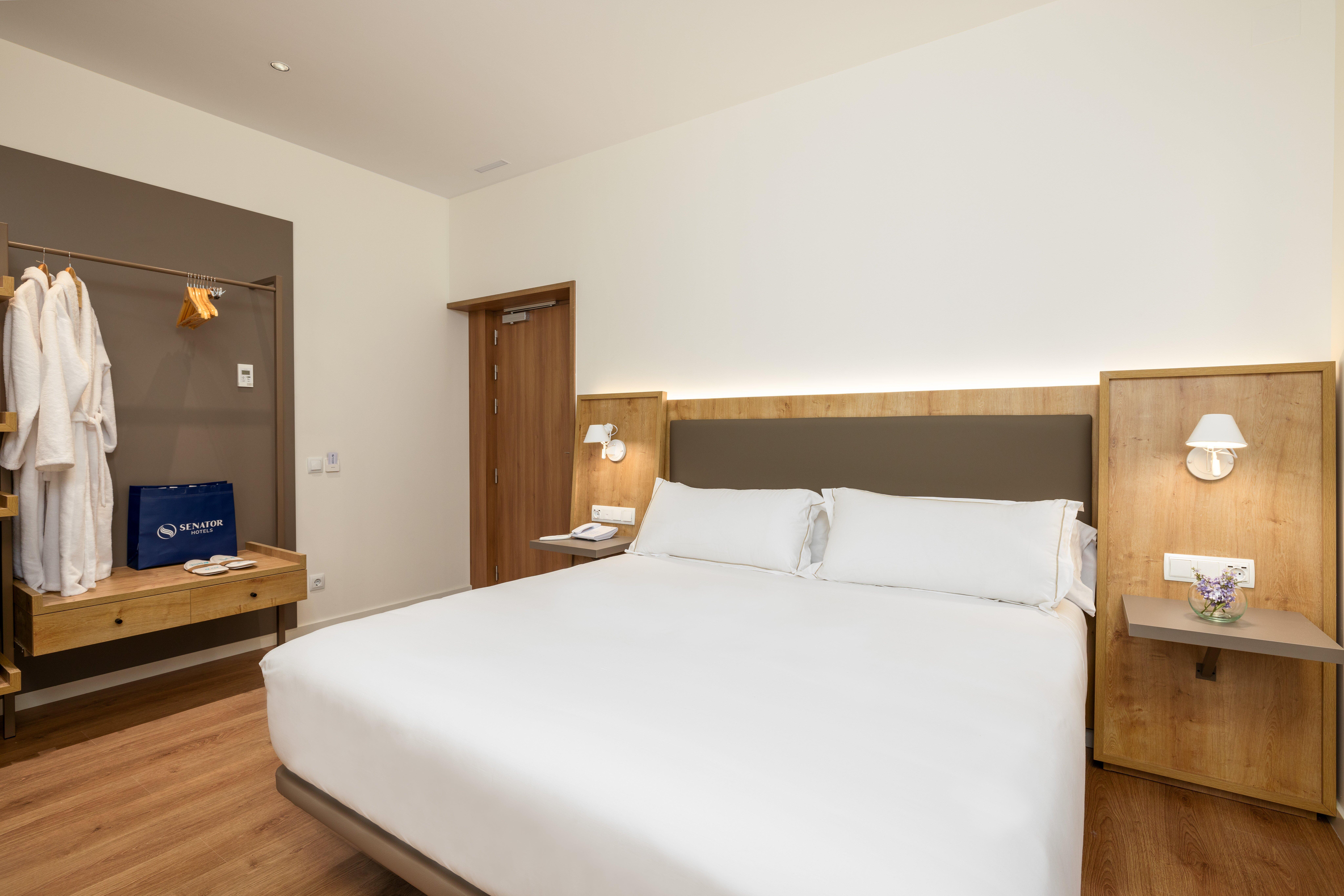 Virgen de los Reyes Hotel By Senator