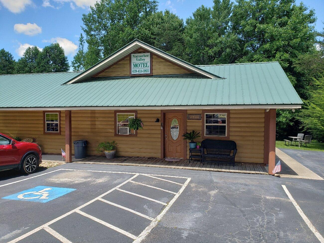 Nacoochee Valley Motel