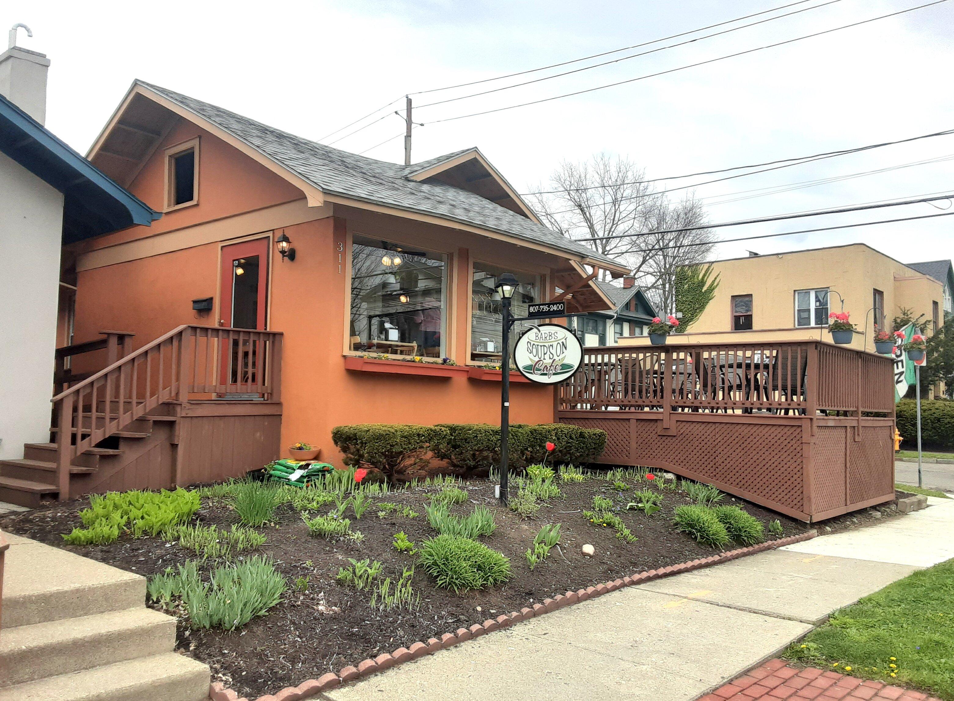 Barb's Soups On Café