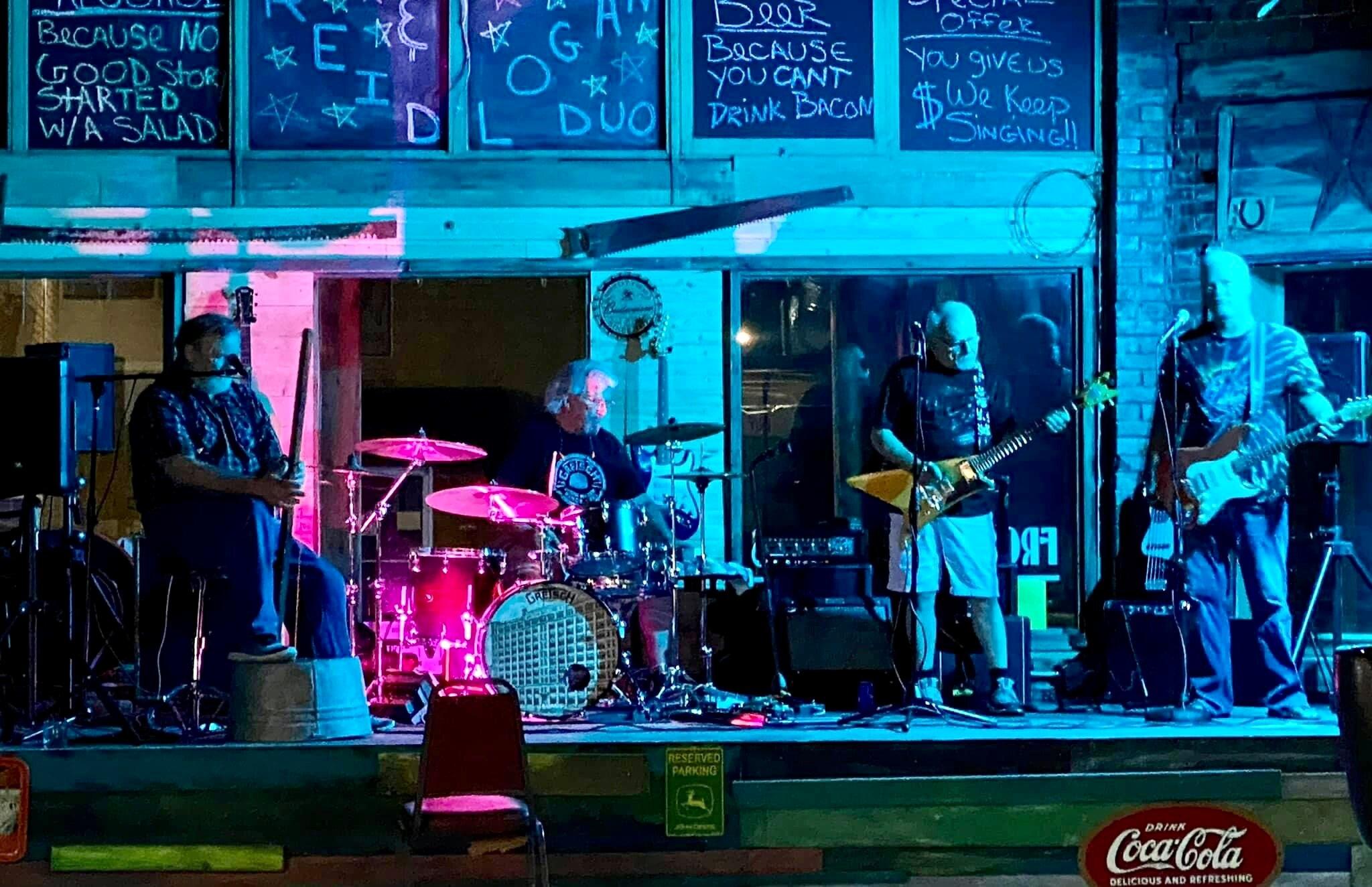 Pickled Pete's Bar & Grill