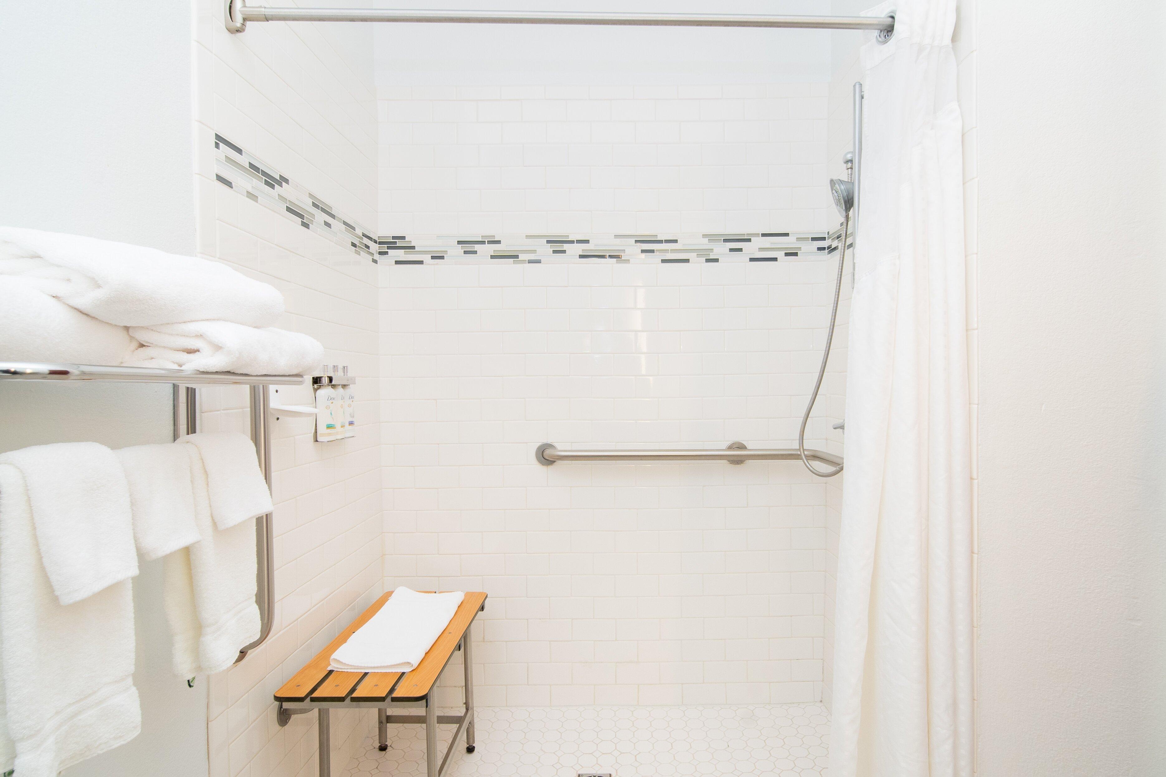 Holiday Inn Express & Suites Bedford, an IHG hotel