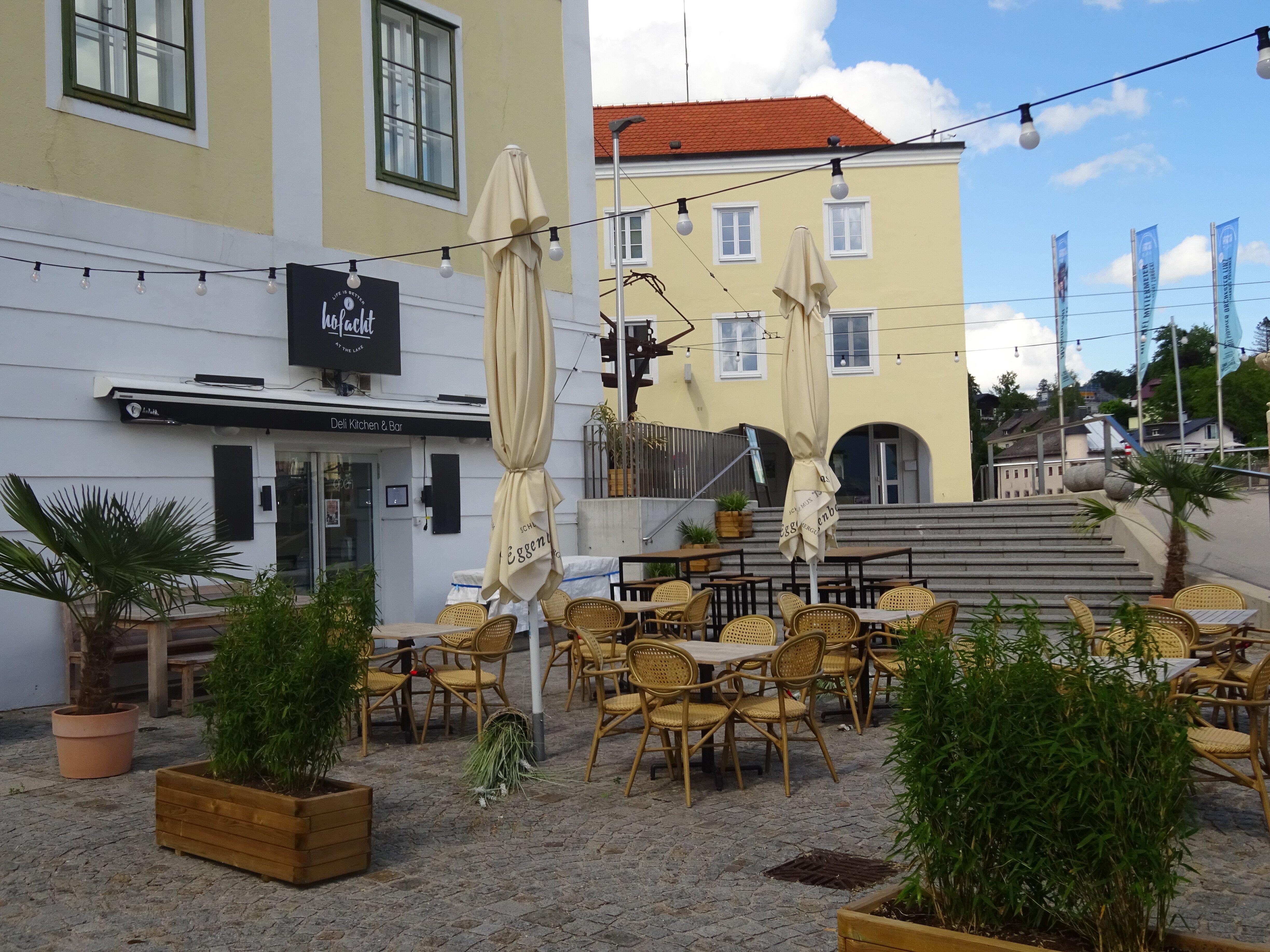 K Hofacht Deli - Kitchen & Bar