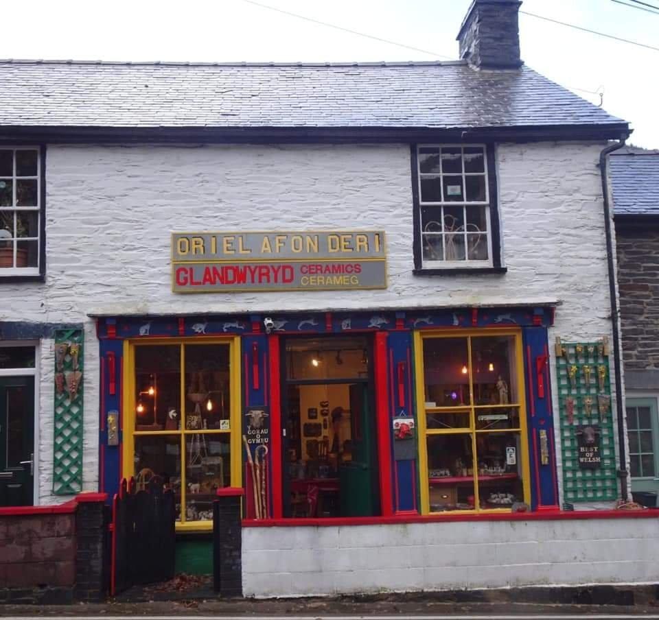 Oriel Afon Deri Gallery