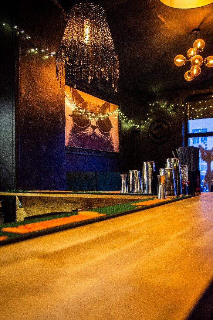 Czarny Kot Cocktail Bar