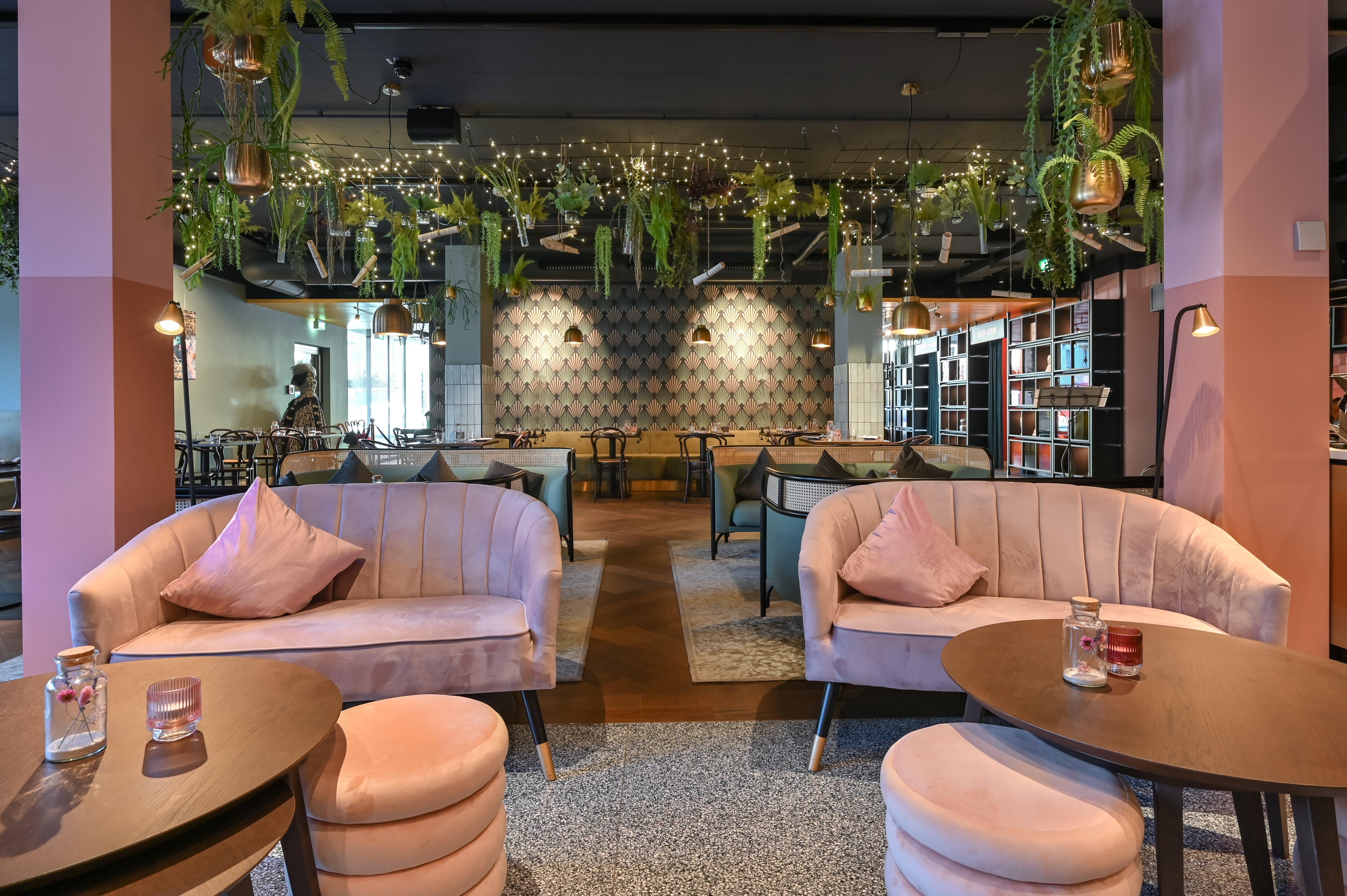 Riwa Bar & Restaurant